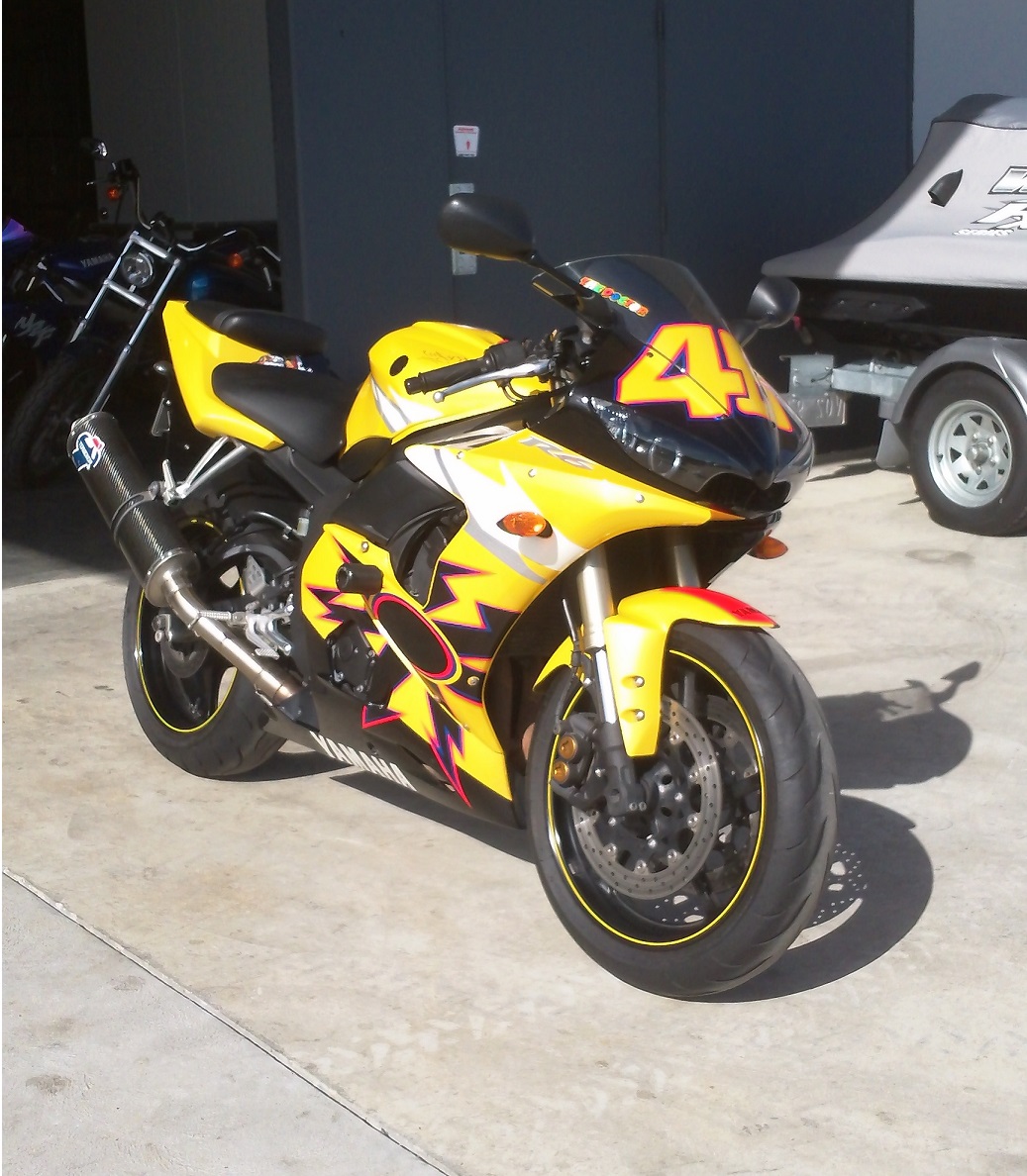 2005 YAMAHA YZF-R6 VALENTINO ROSSI LE RACE REPLICA 