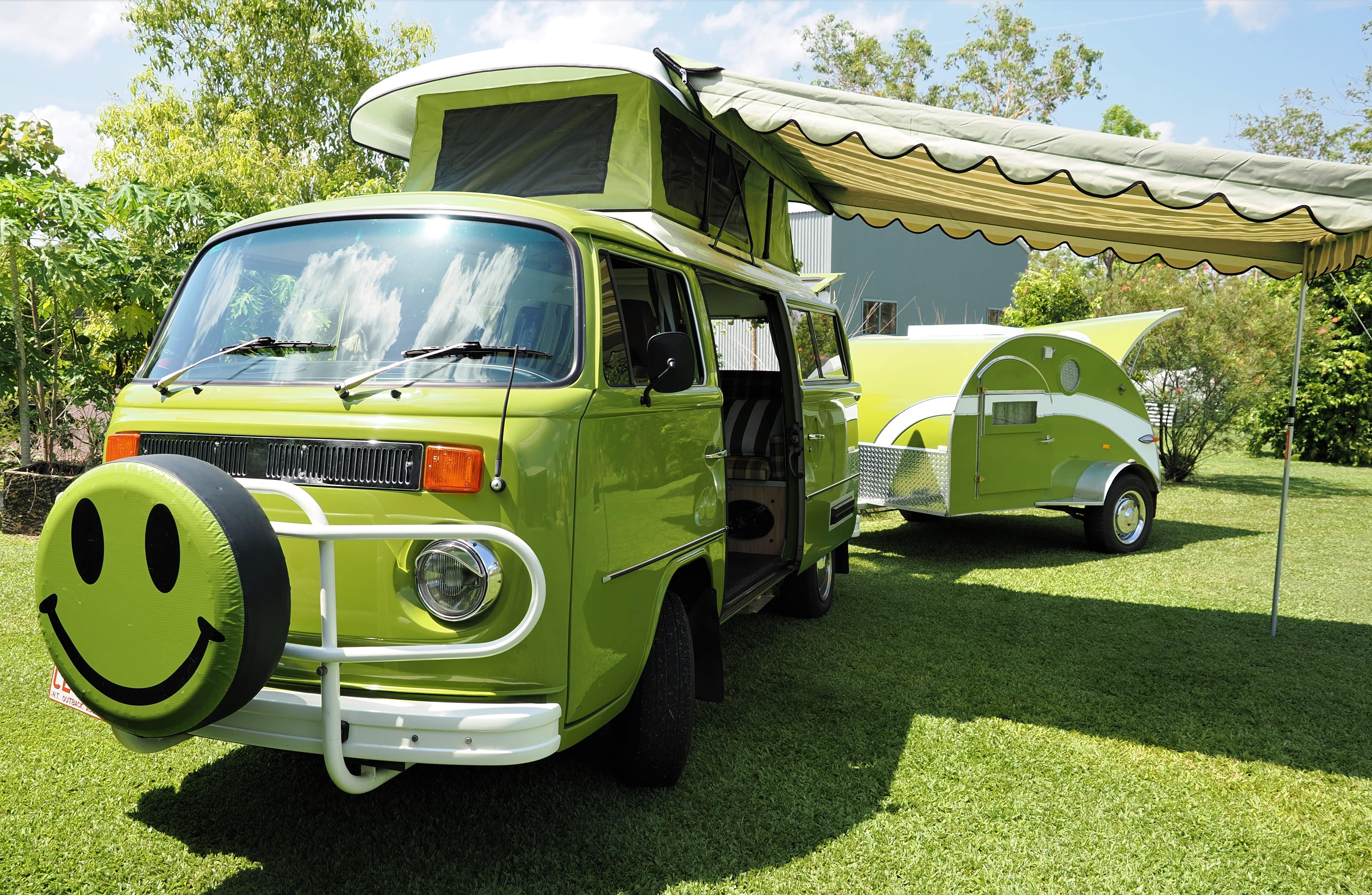 1977 VOLKSWAGEN KOMBI CAMPERVAN 
