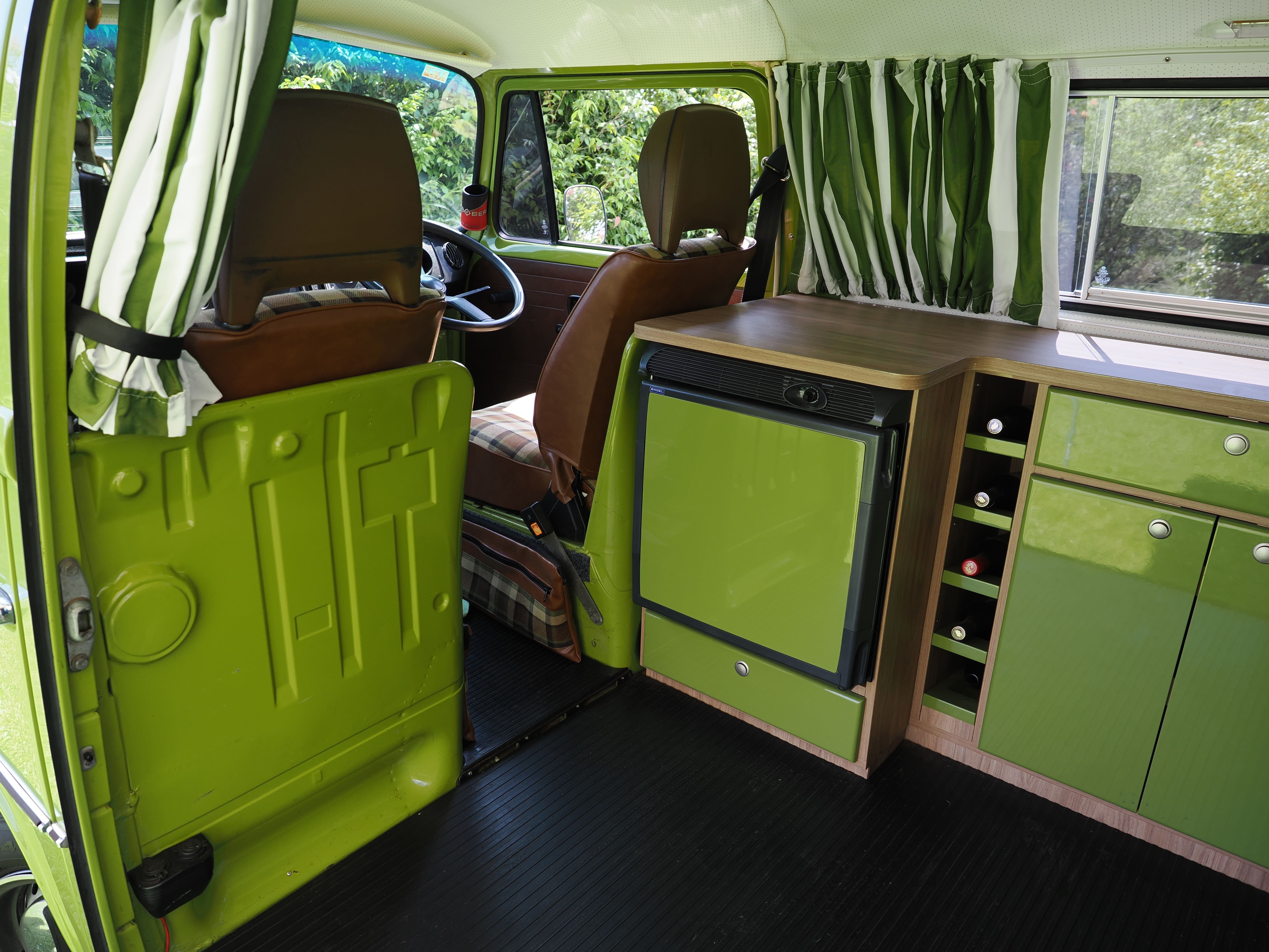 1977 VOLKSWAGEN KOMBI 4 SP MANUAL VAN