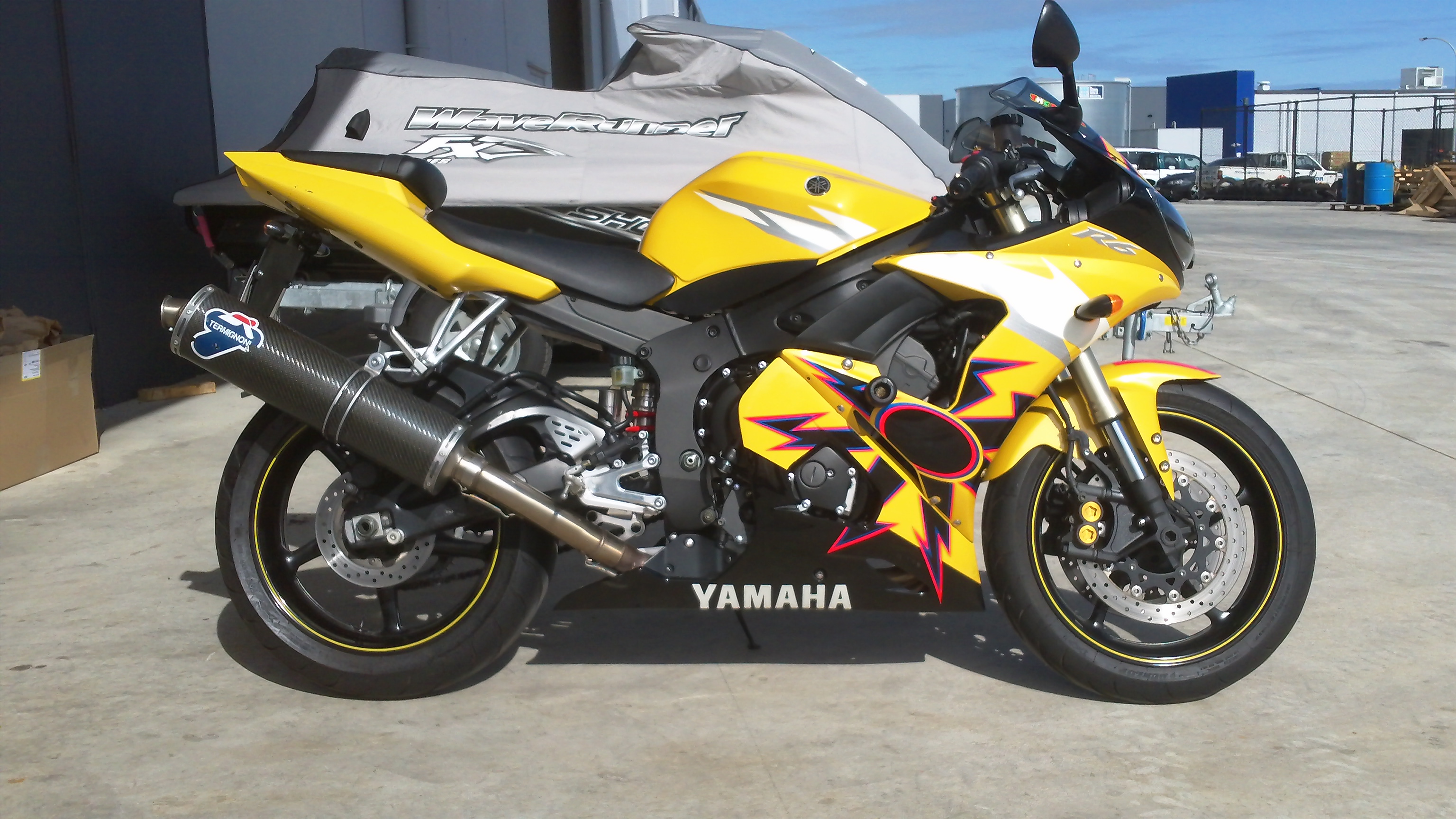 2005 YAMAHA YZF-R6 VALENTINO ROSSI LE RACE REPLICA 