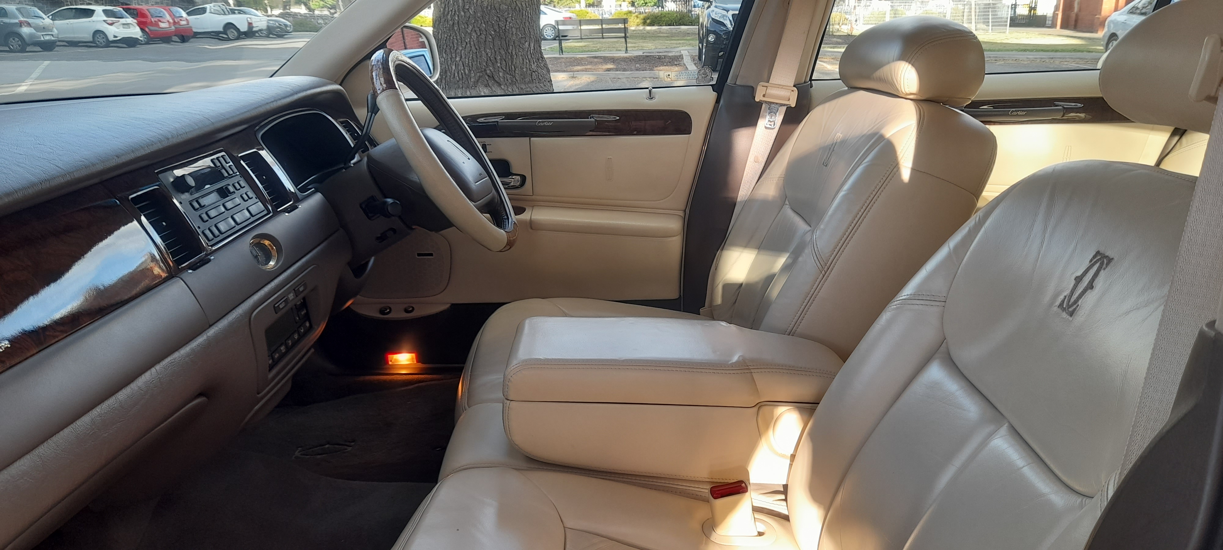 1999 LINCOLN TOWN CAR SEDAN