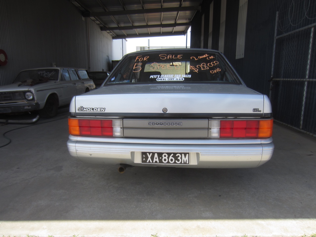1986 HOLDEN COMMODORE VL SEDAN