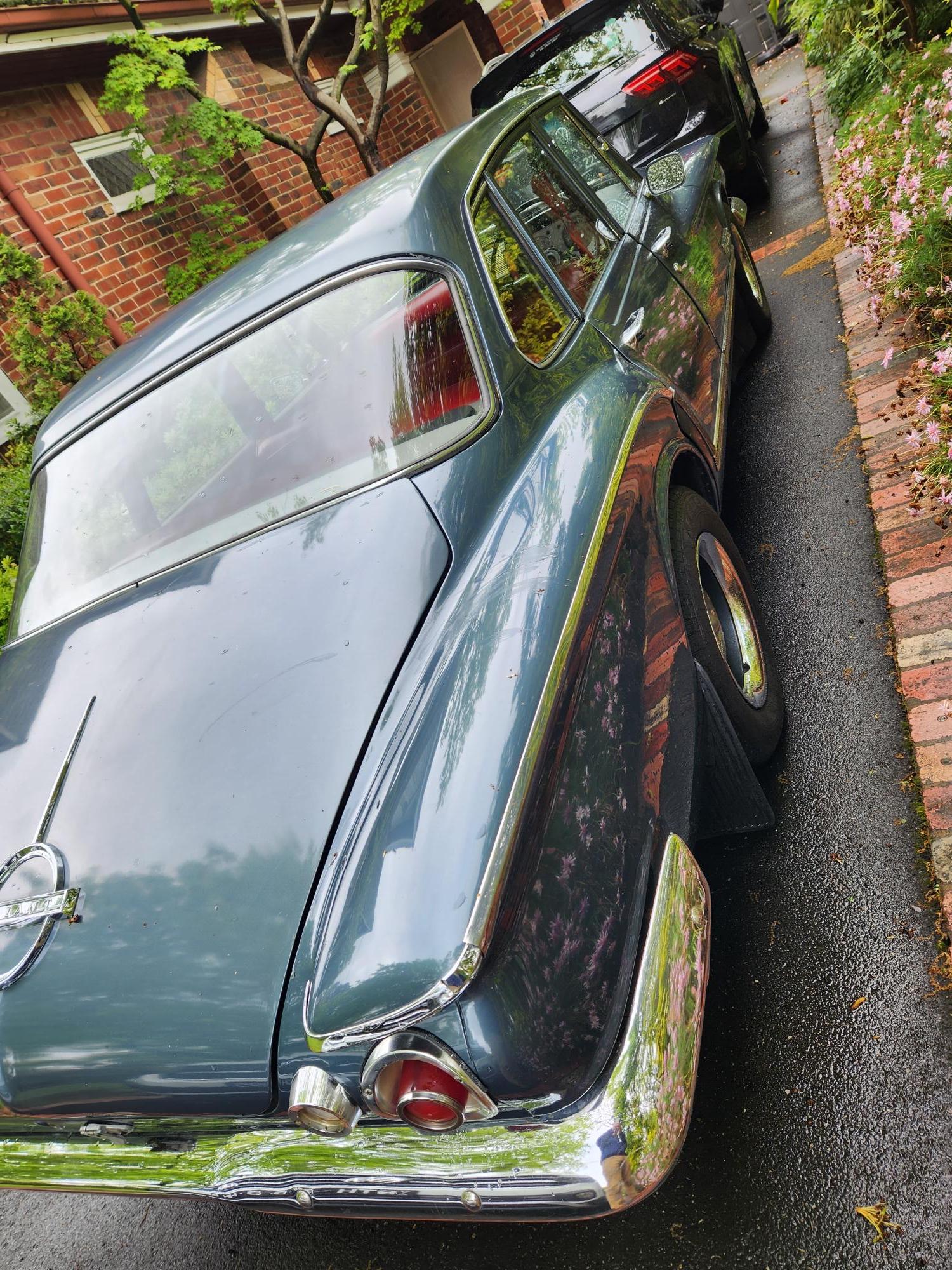 1962 CHRYSLER VALIANT SV1 3 SP AUTOMATIC 4D SEDAN
