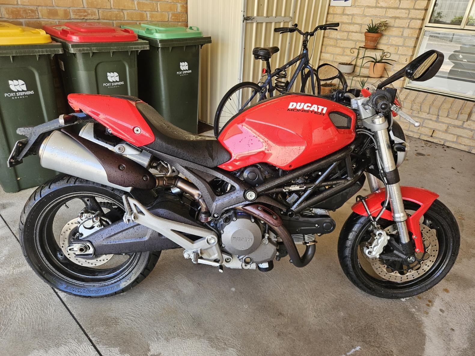 2013 DUCATI MONSTER 696 ROAD