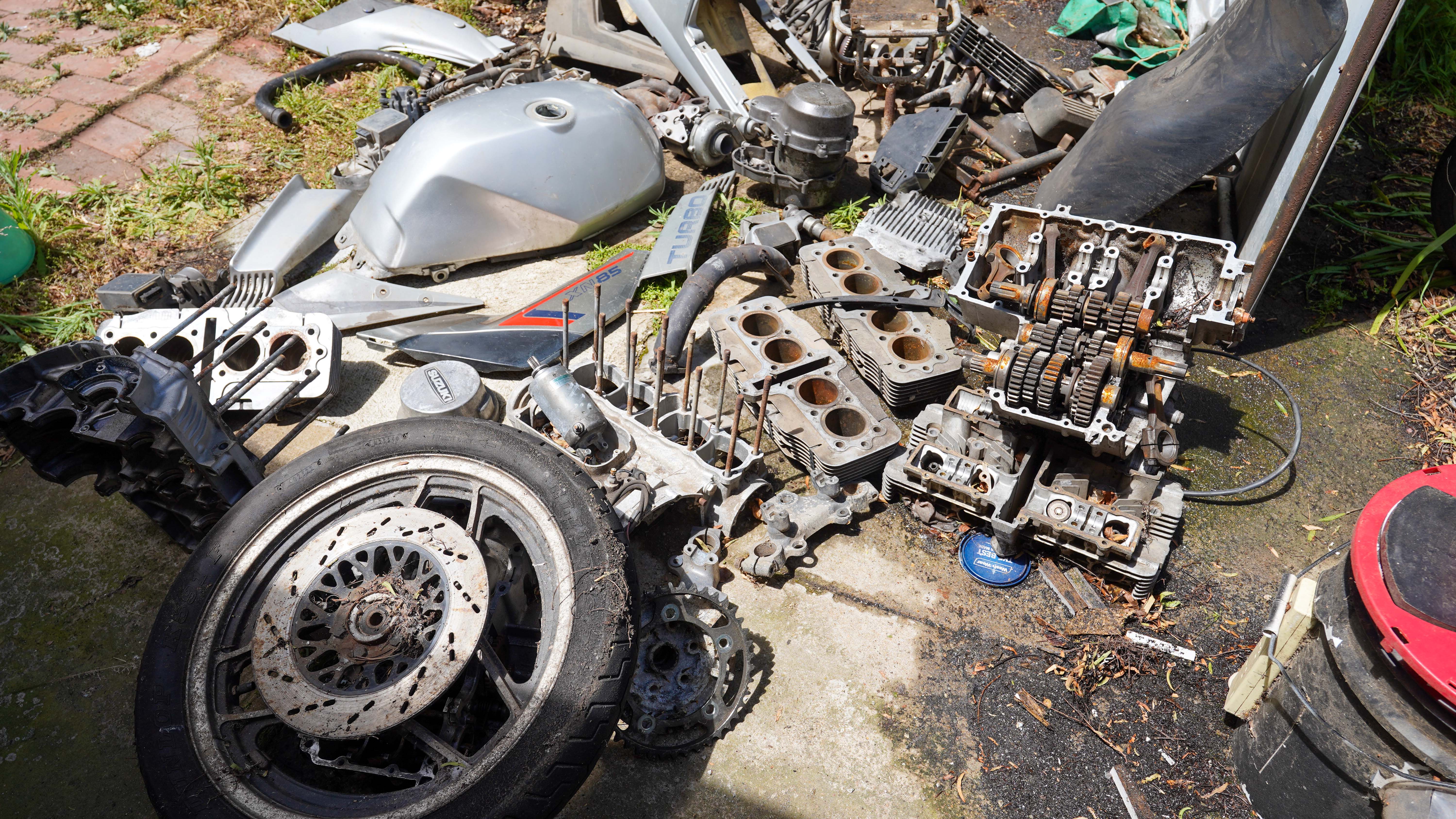 1983 SUZUKI XN85D ROAD