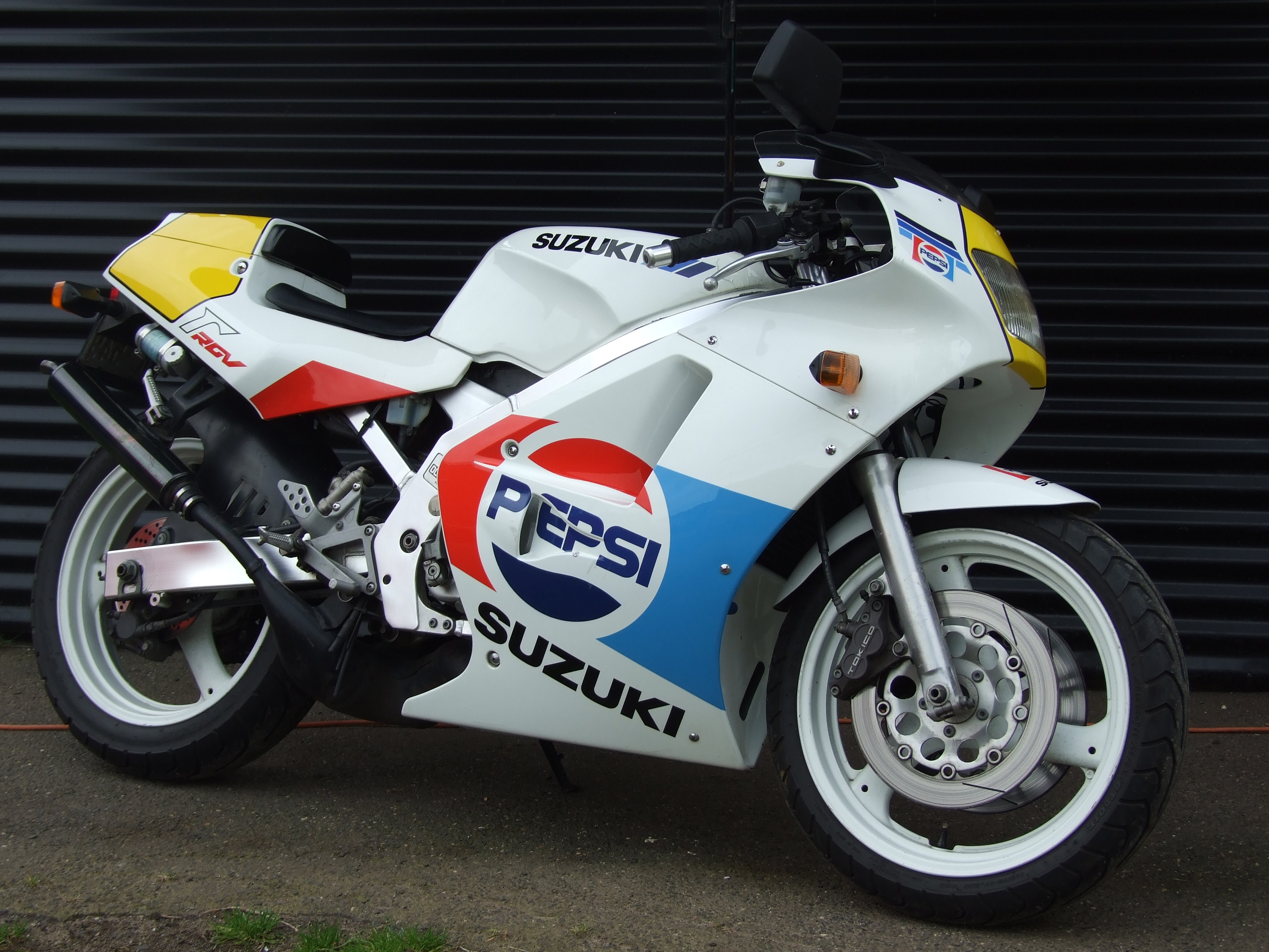 1989 SUZUKI RGV250 ROAD/RACER
