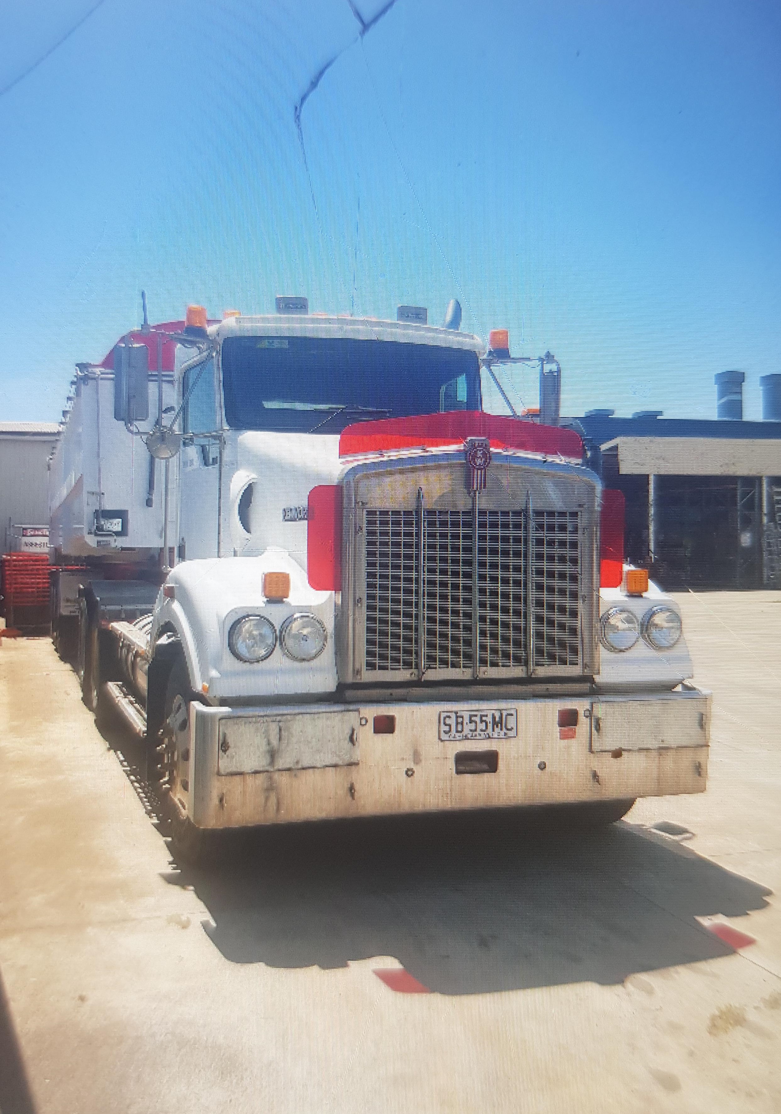 2005 KENWORTH T404 SAR 6X4 PRIME MOVER