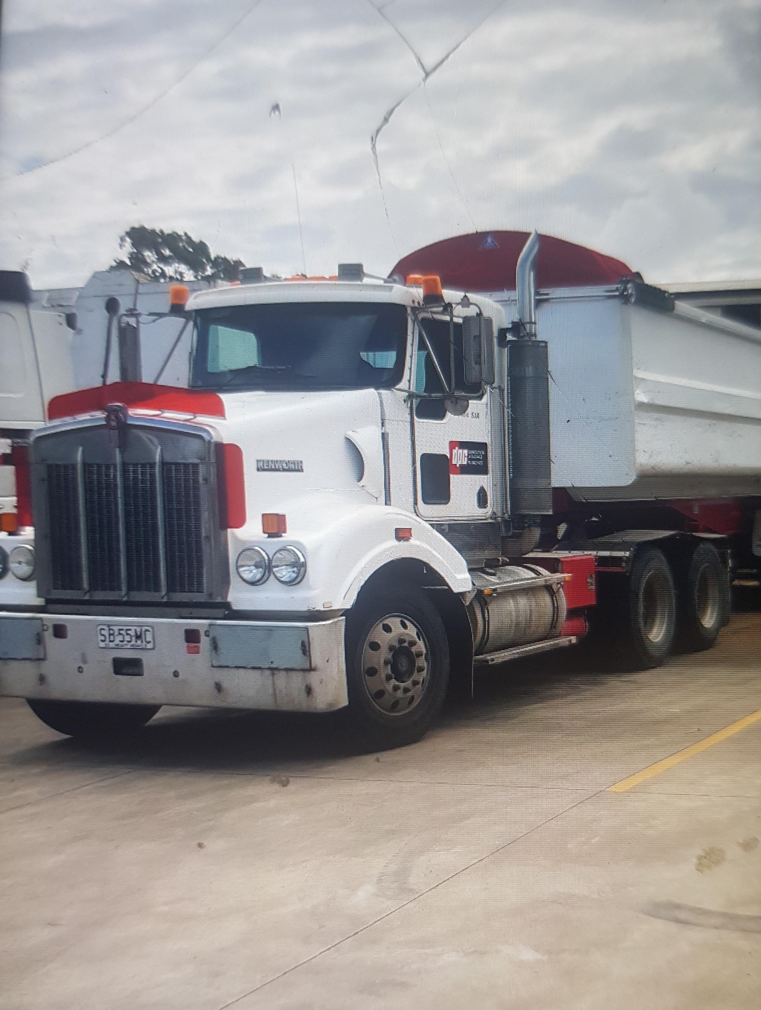 2005 KENWORTH T404 SAR 6X4 PRIME MOVER
