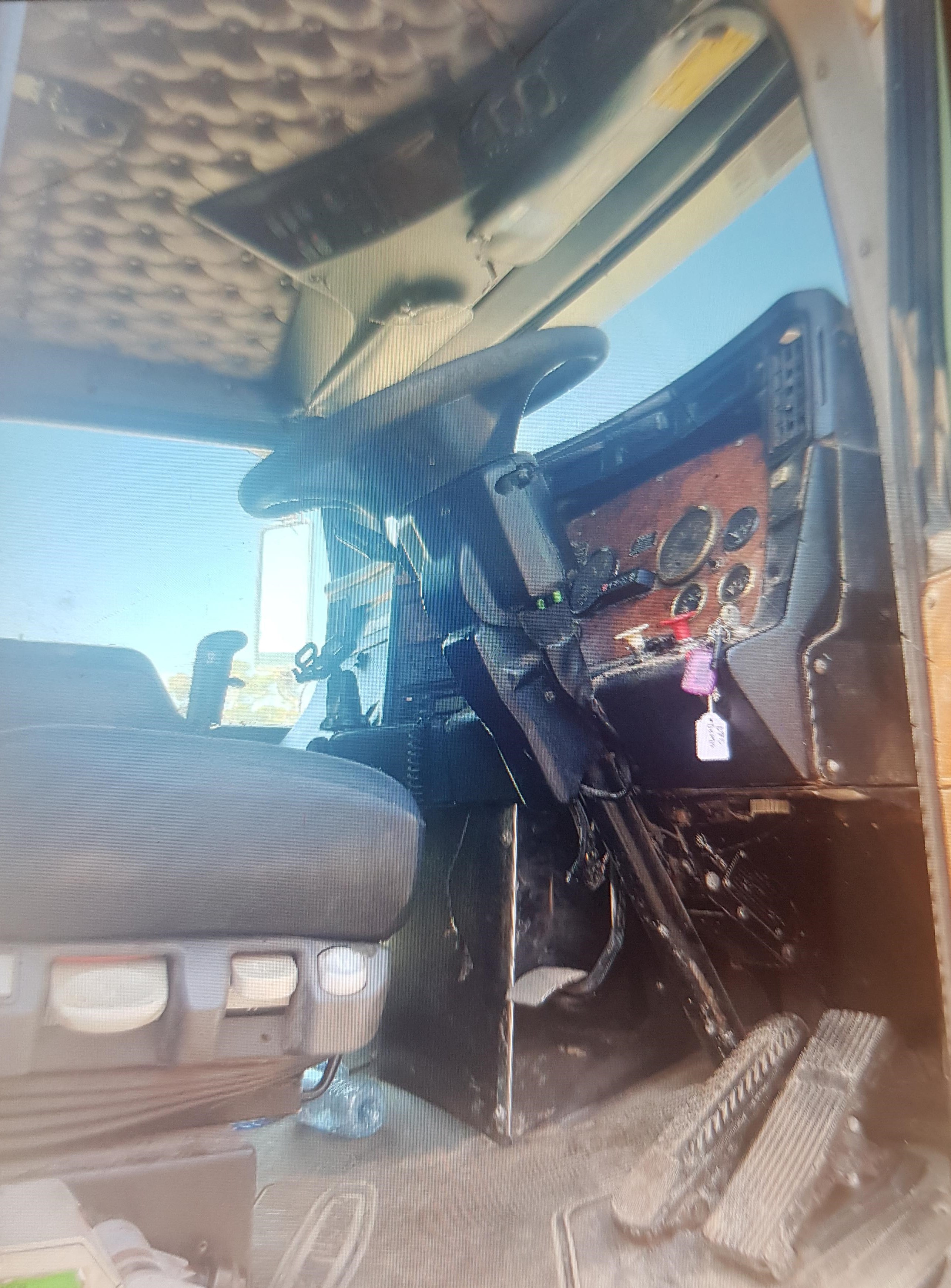 2005 KENWORTH T404 SAR 6X4 PRIME MOVER