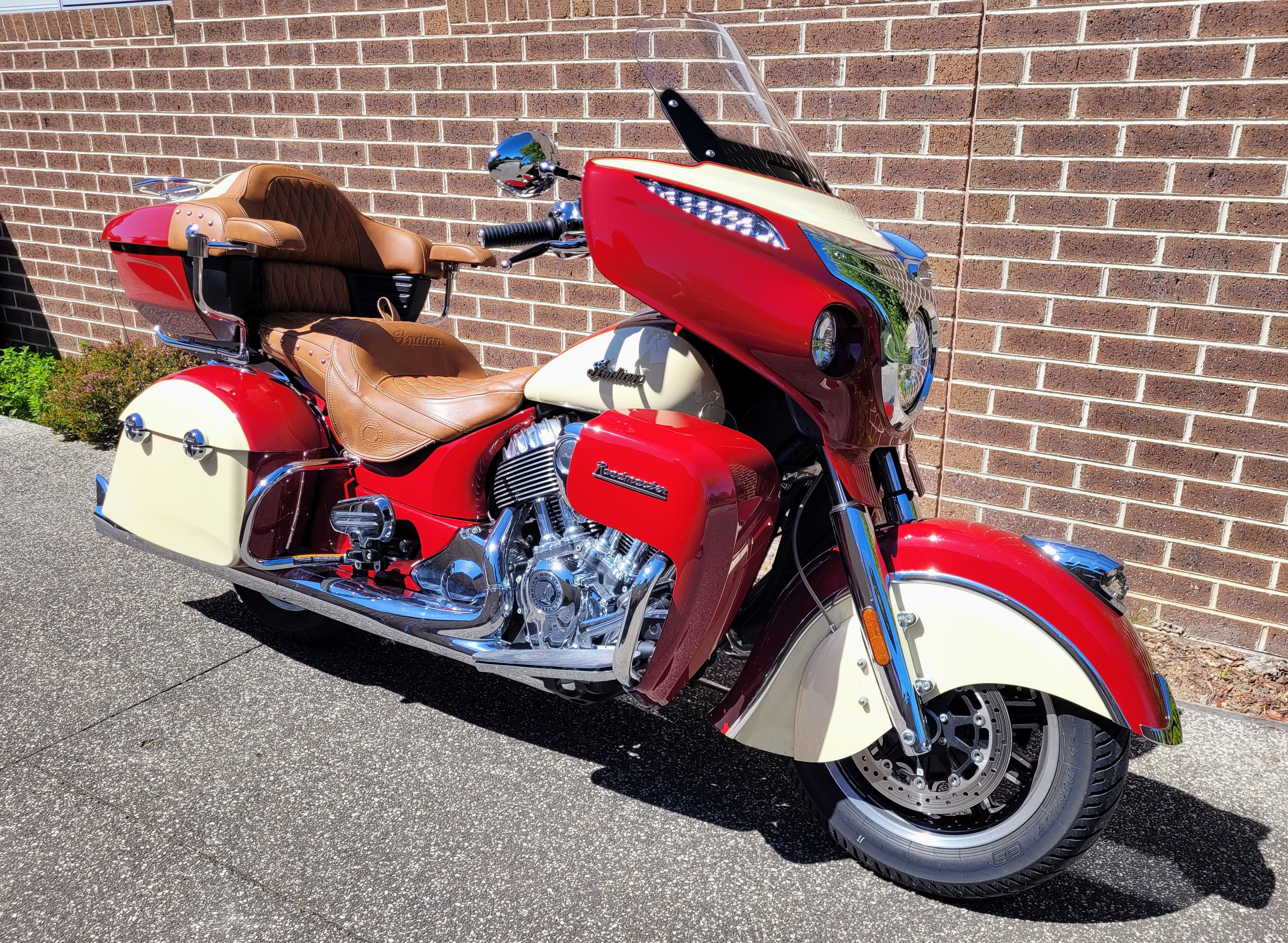 2016 INDIAN ROADMASTER RED & IVORY CREAM CRUISER 