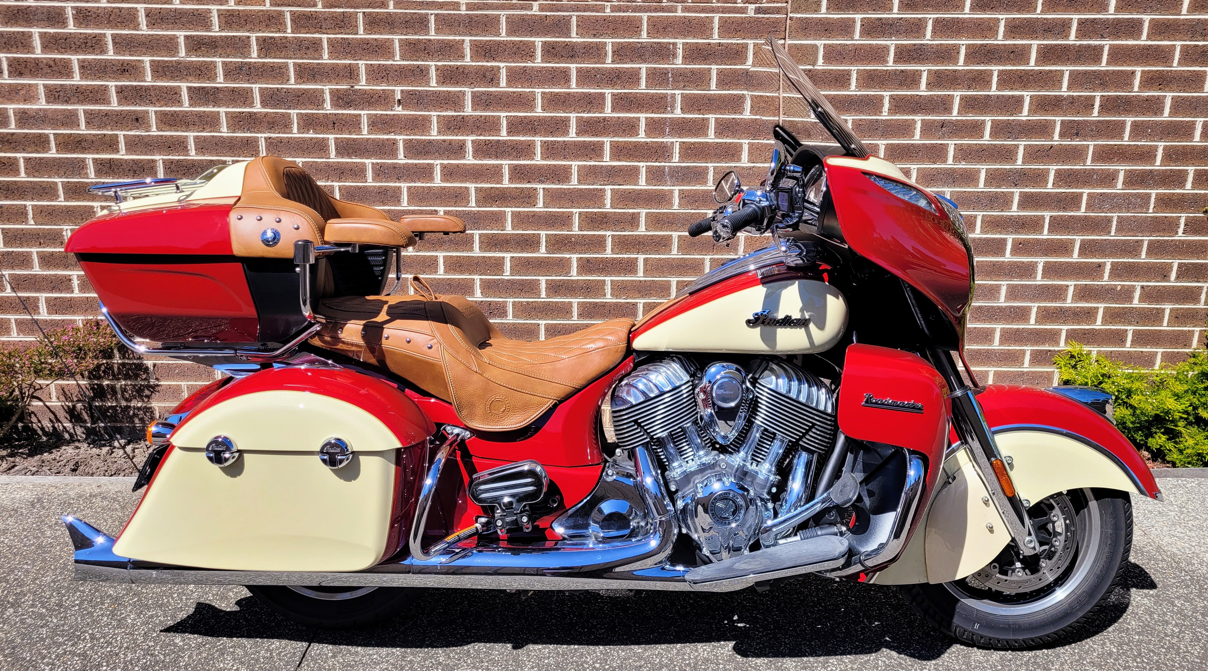 2016 INDIAN ROADMASTER RED & IVORY CREAM CRUISER 
