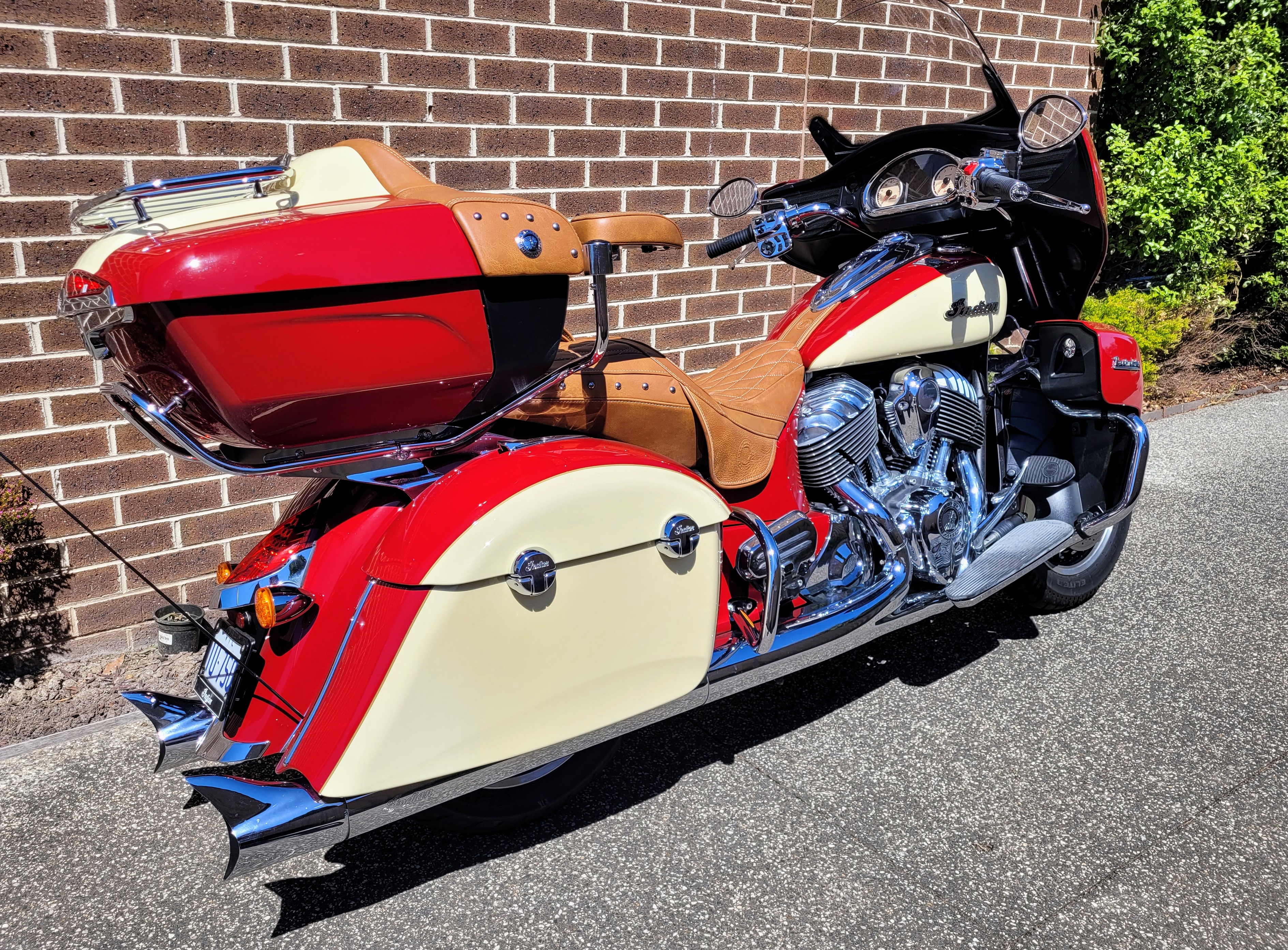 2016 INDIAN ROADMASTER RED & IVORY CREAM CRUISER 