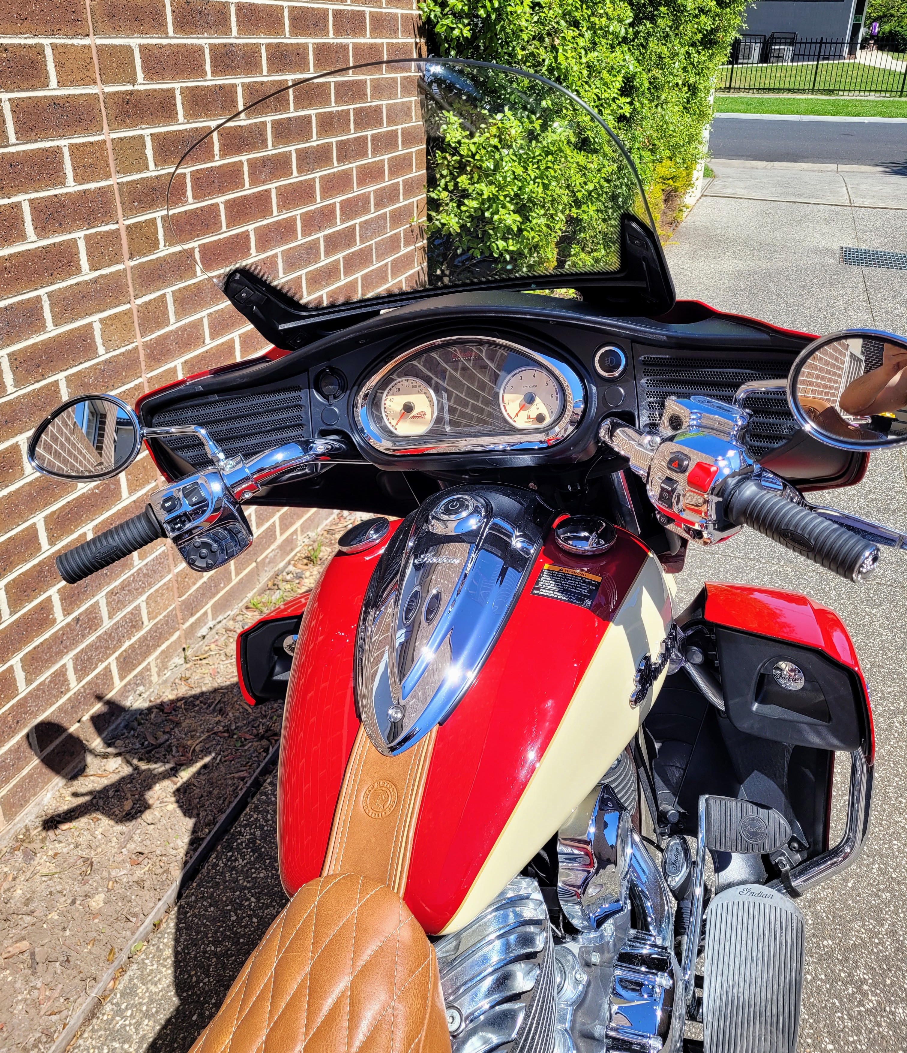 2016 INDIAN ROADMASTER RED & IVORY CREAM CRUISER 