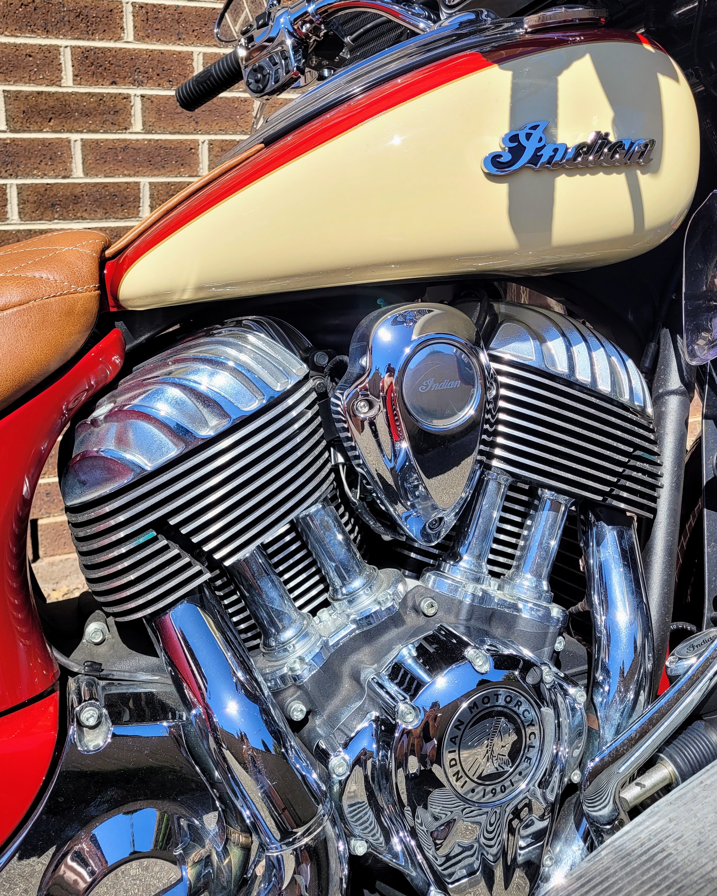 2016 INDIAN ROADMASTER RED & IVORY CREAM CRUISER 