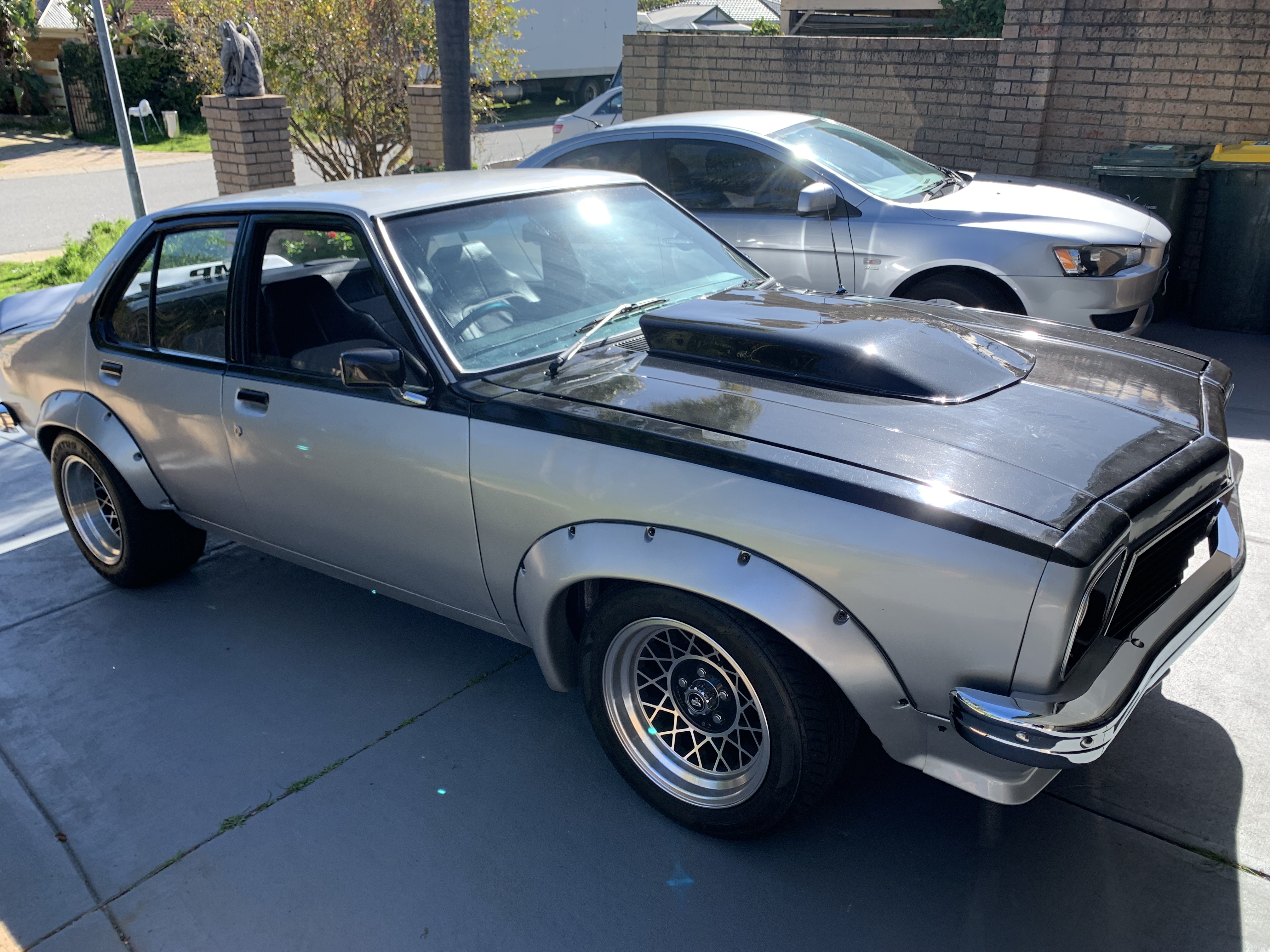 1977 HOLDEN TORANA LX SL/R 5000 A9X 4 SP MANUAL 4D SEDAN
