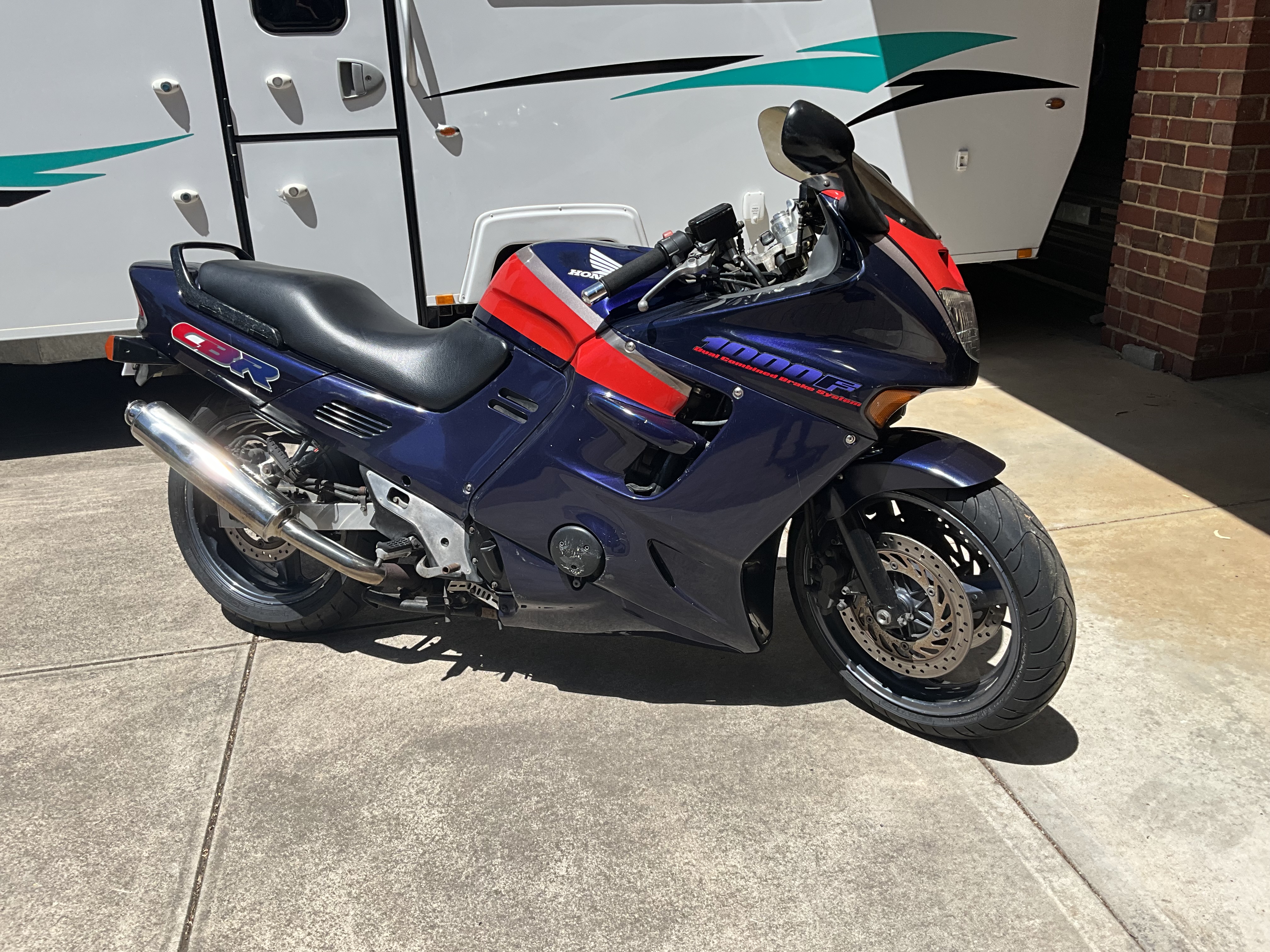 1993 HONDA CBR1000F ROAD