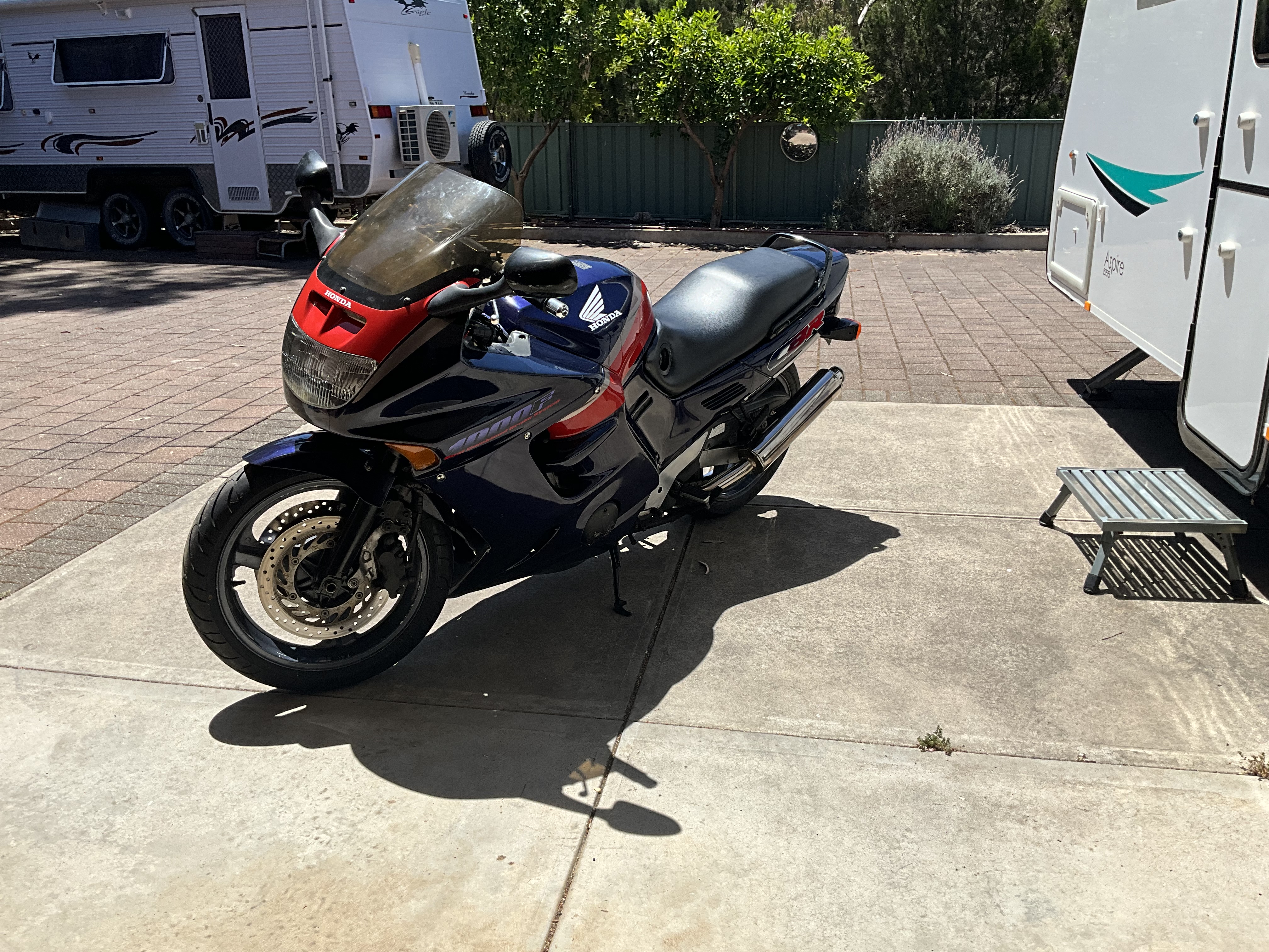 1993 HONDA CBR1000F ROAD