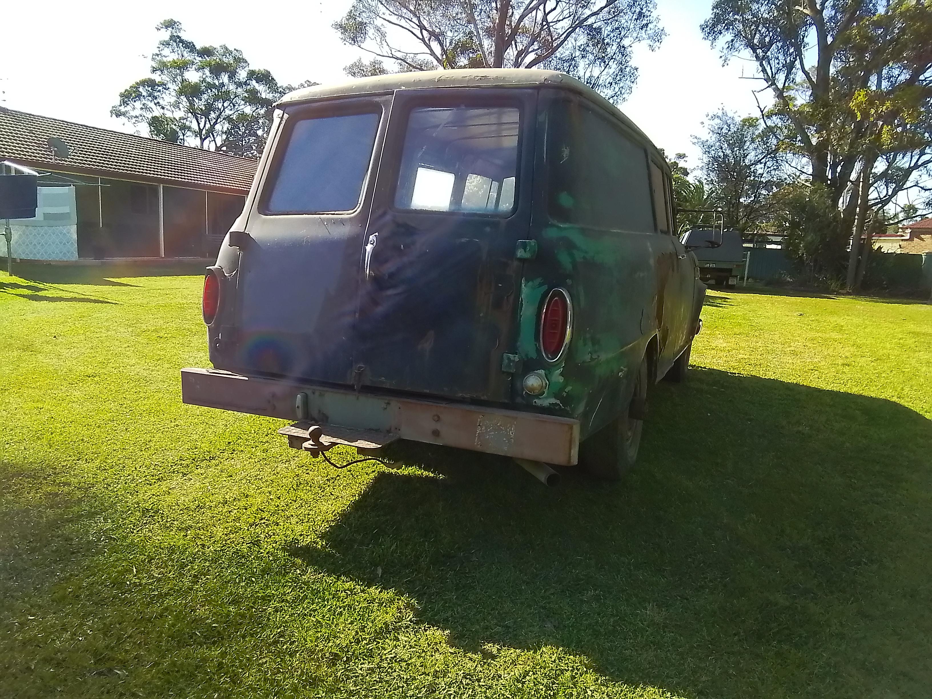 INTERNATIONAL AB110 PANEL VAN