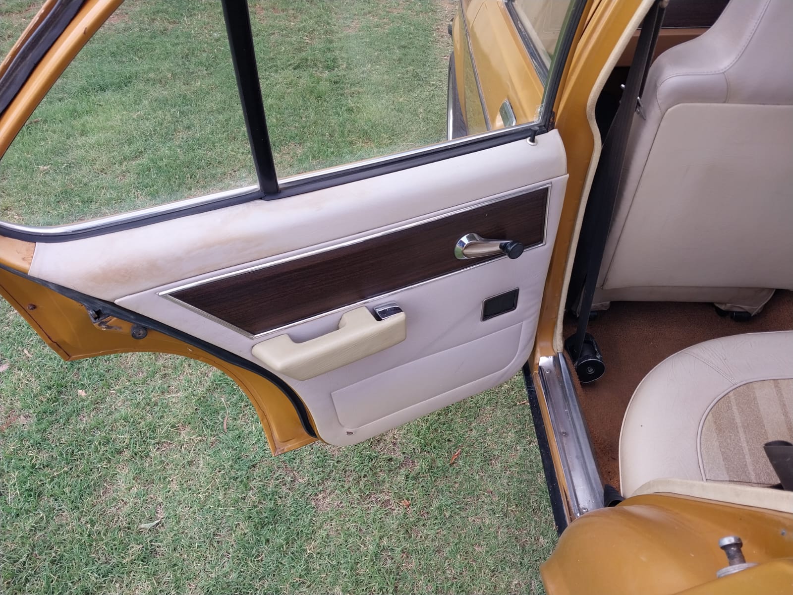 1975 HOLDEN TORANA LH SL SEDAN