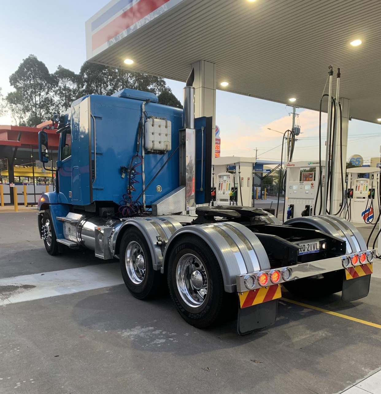2014 FREIGHTLINER COLUMBIA CL112 18 SP MANUAL C/CHAS