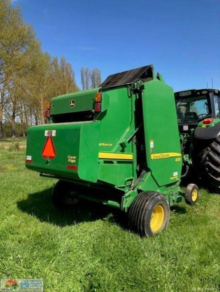 JOHN DEERE 458 ROUND BALER