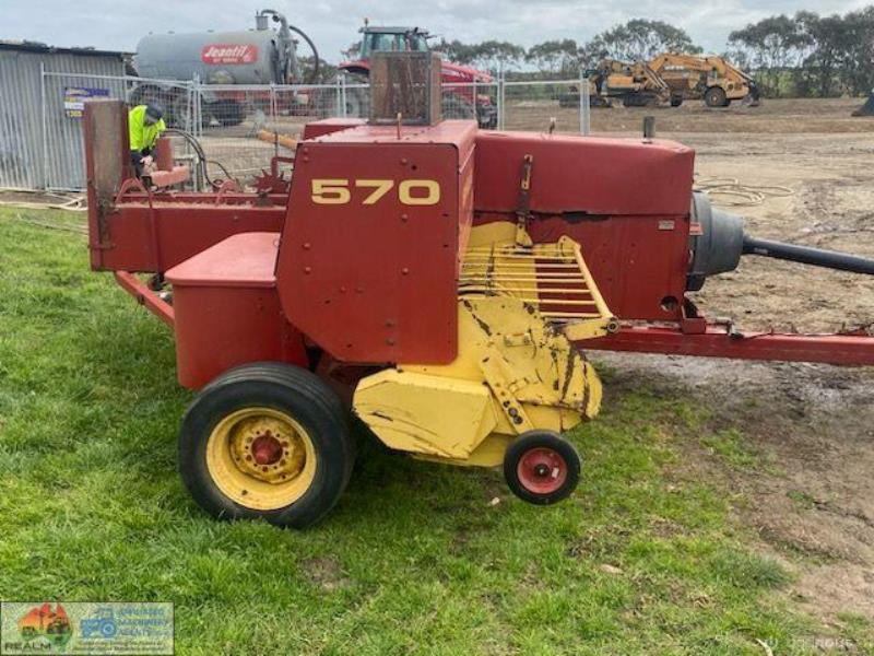 New Holland 570 Square Baler