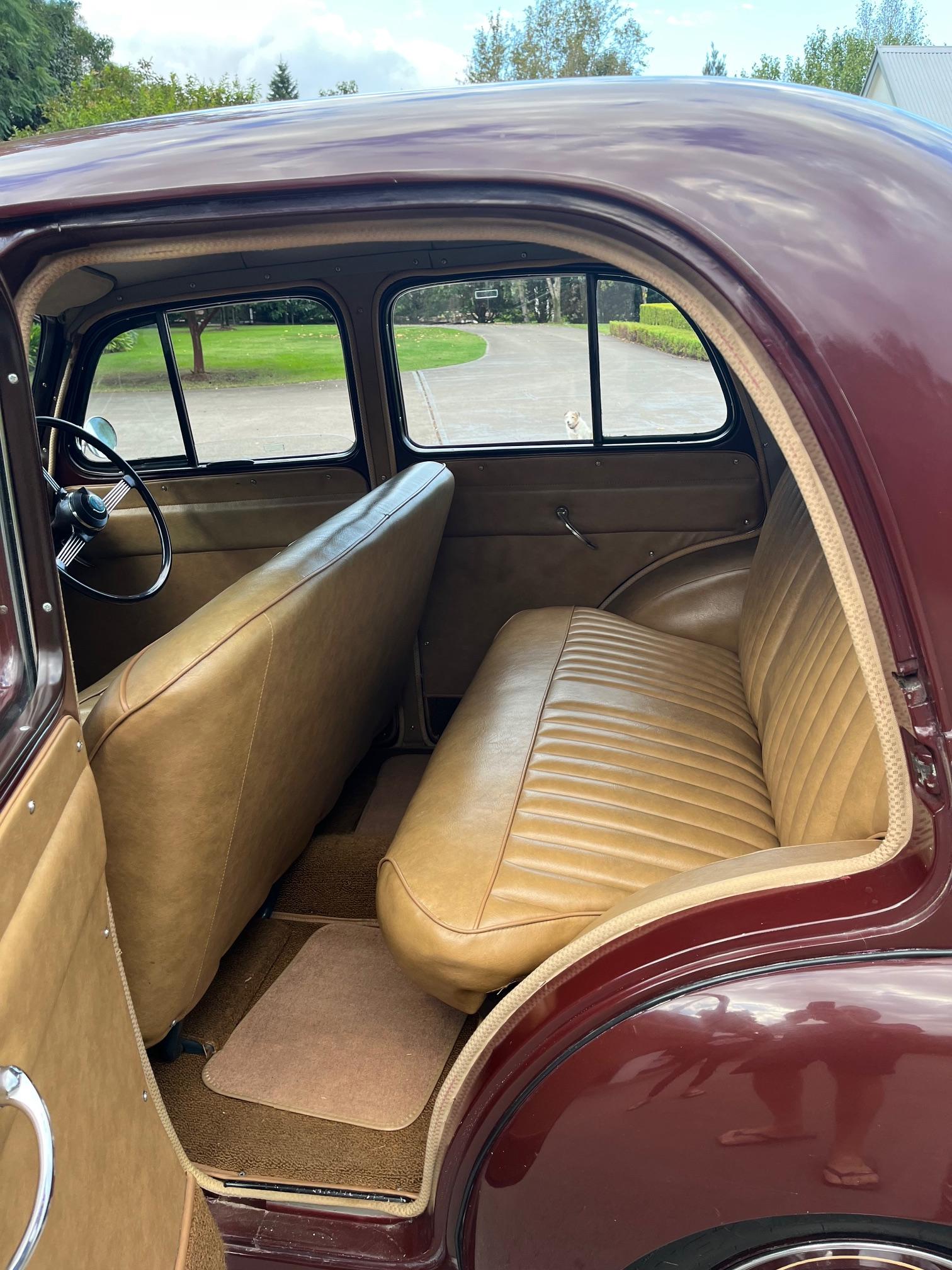 1951 VAUXHALL VELOX SEDAN