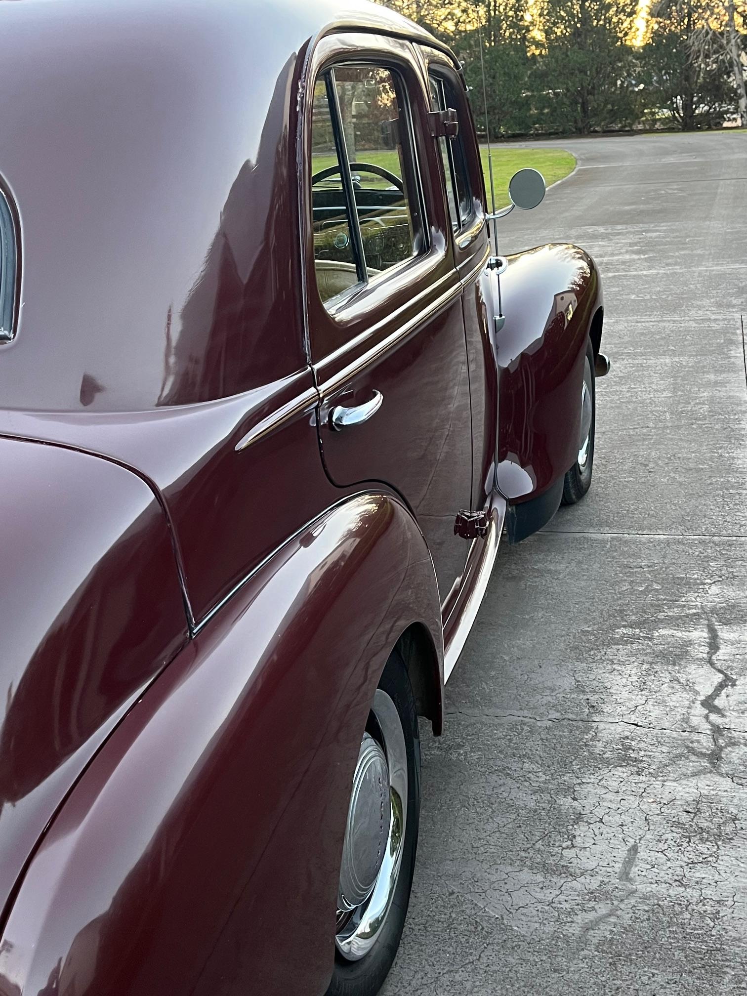 1951 VAUXHALL VELOX SEDAN