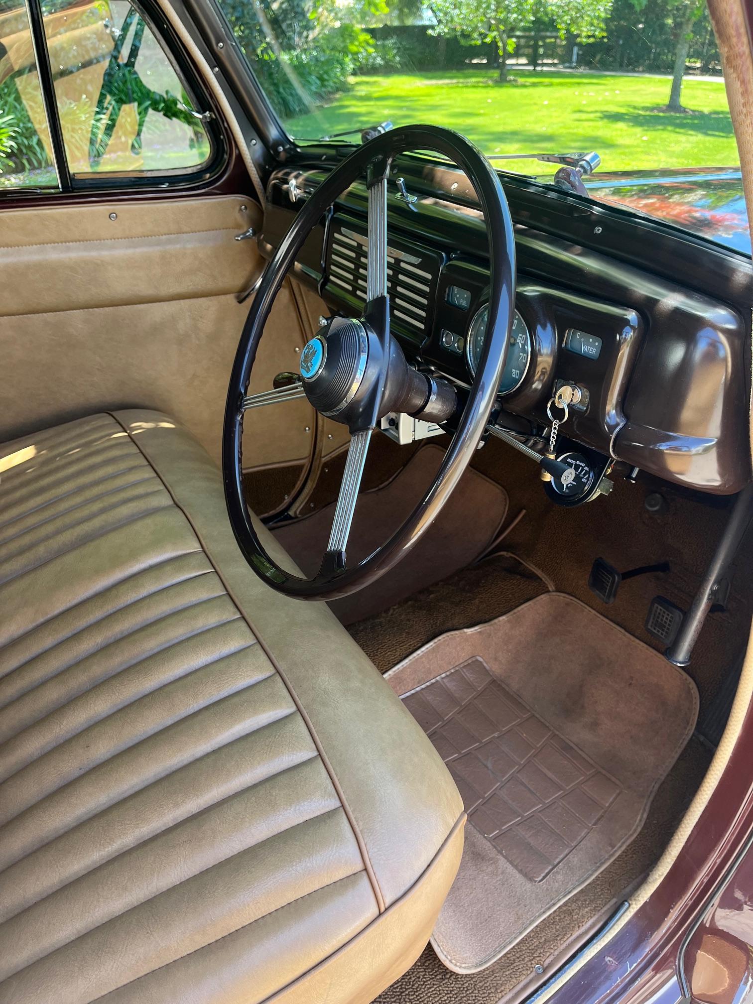 1951 VAUXHALL VELOX SEDAN