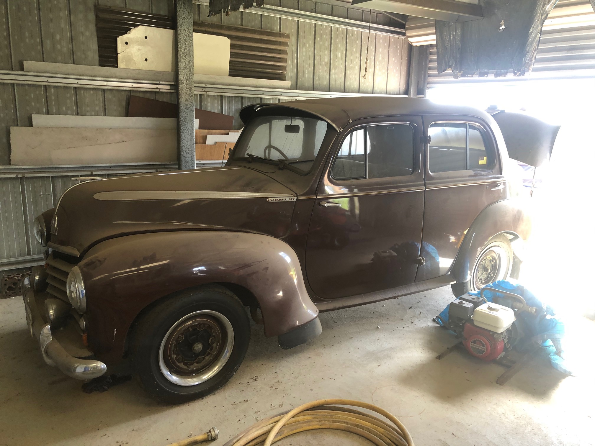 1951 VAUXHALL VELOX SEDAN
