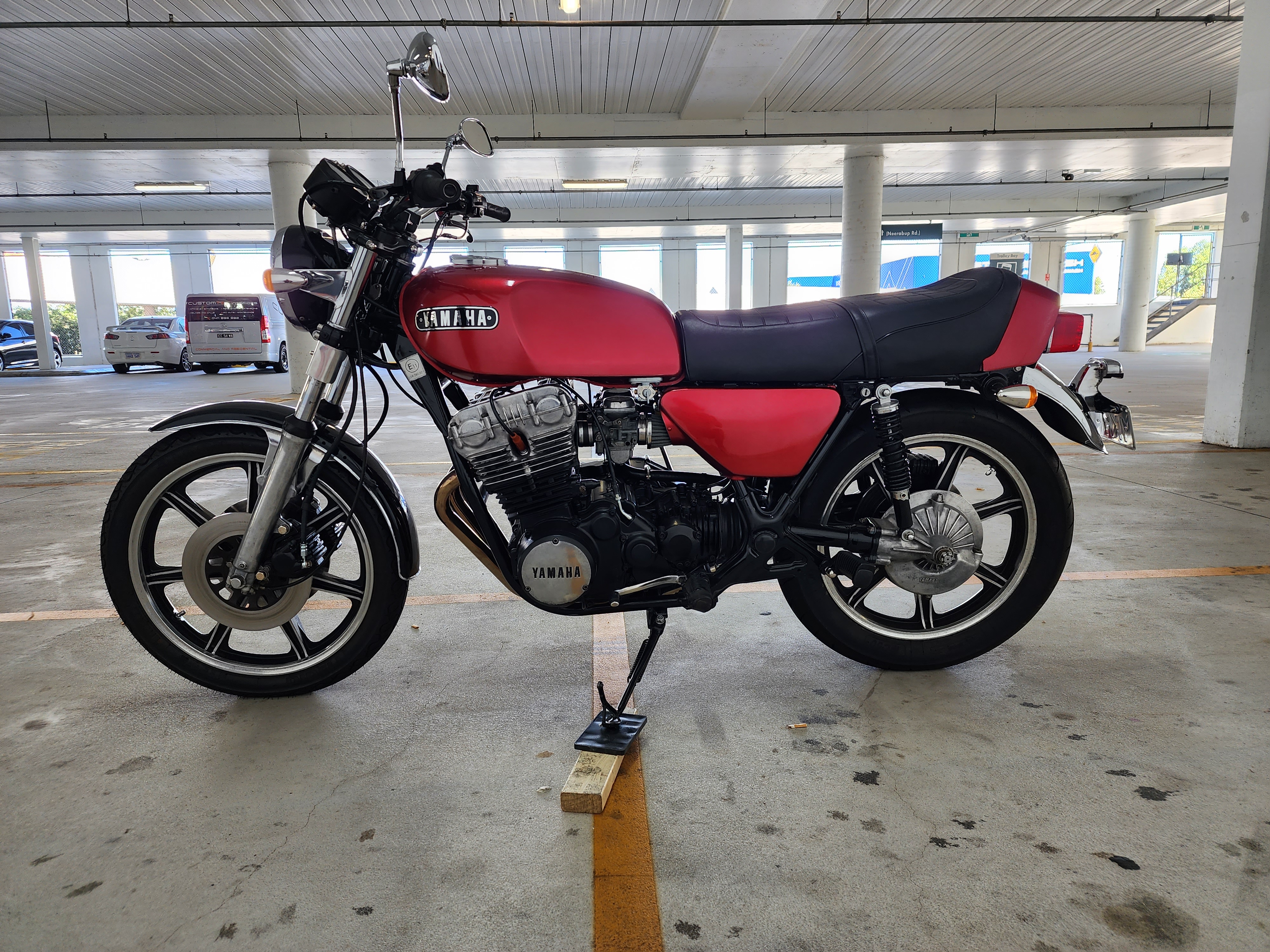 1977 YAMAHA XS750 ROAD