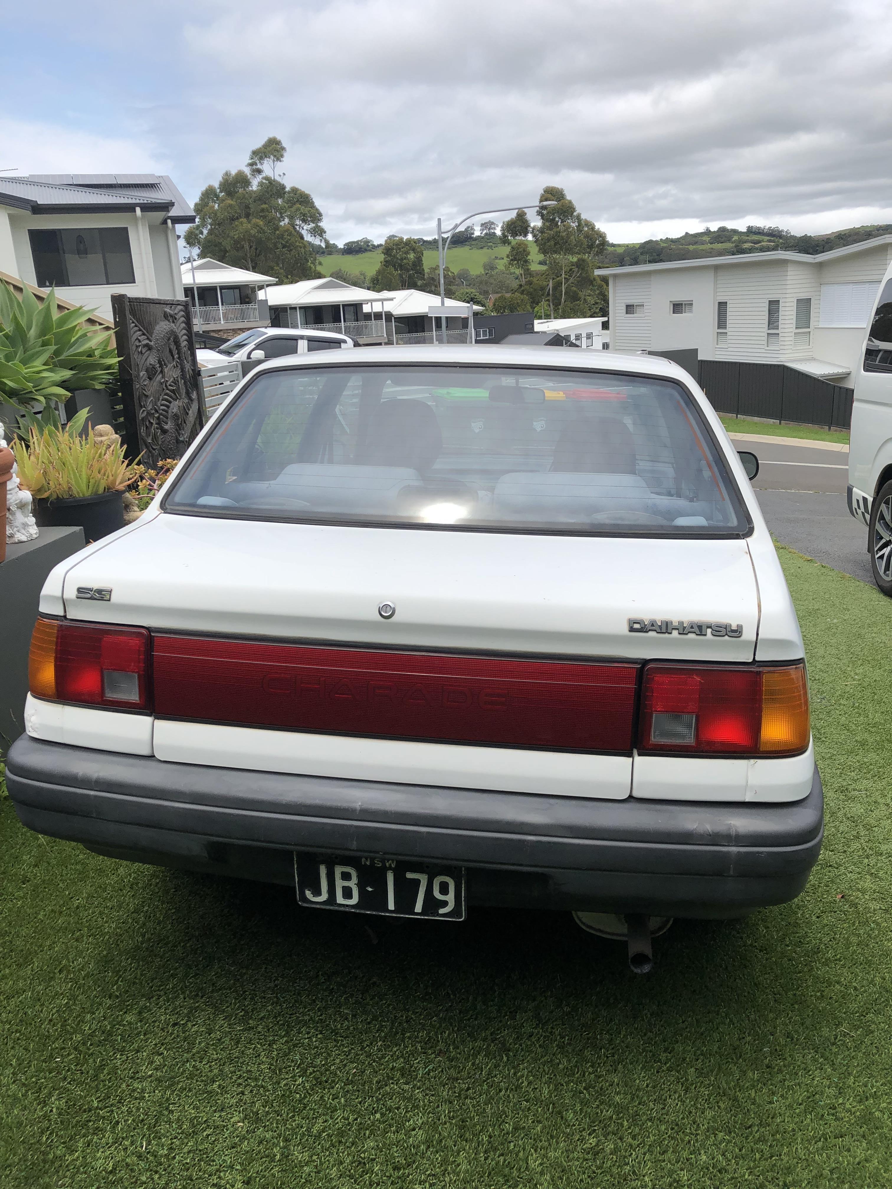 1992 DAIHATSU CHARADE SG 3 SP AUTOMATIC 4D SEDAN