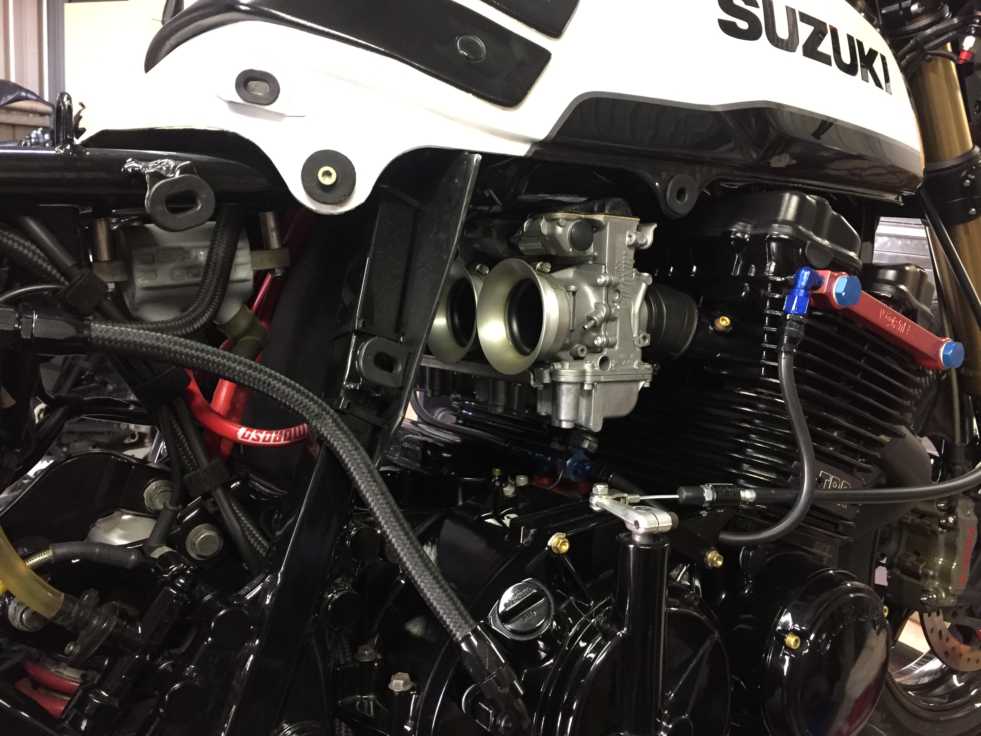 1985 SUZUKI GSX1100EF ROAD 
