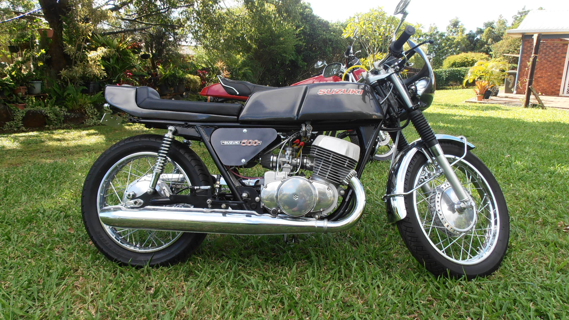 1968 SUZUKI T500 CAFE RACER