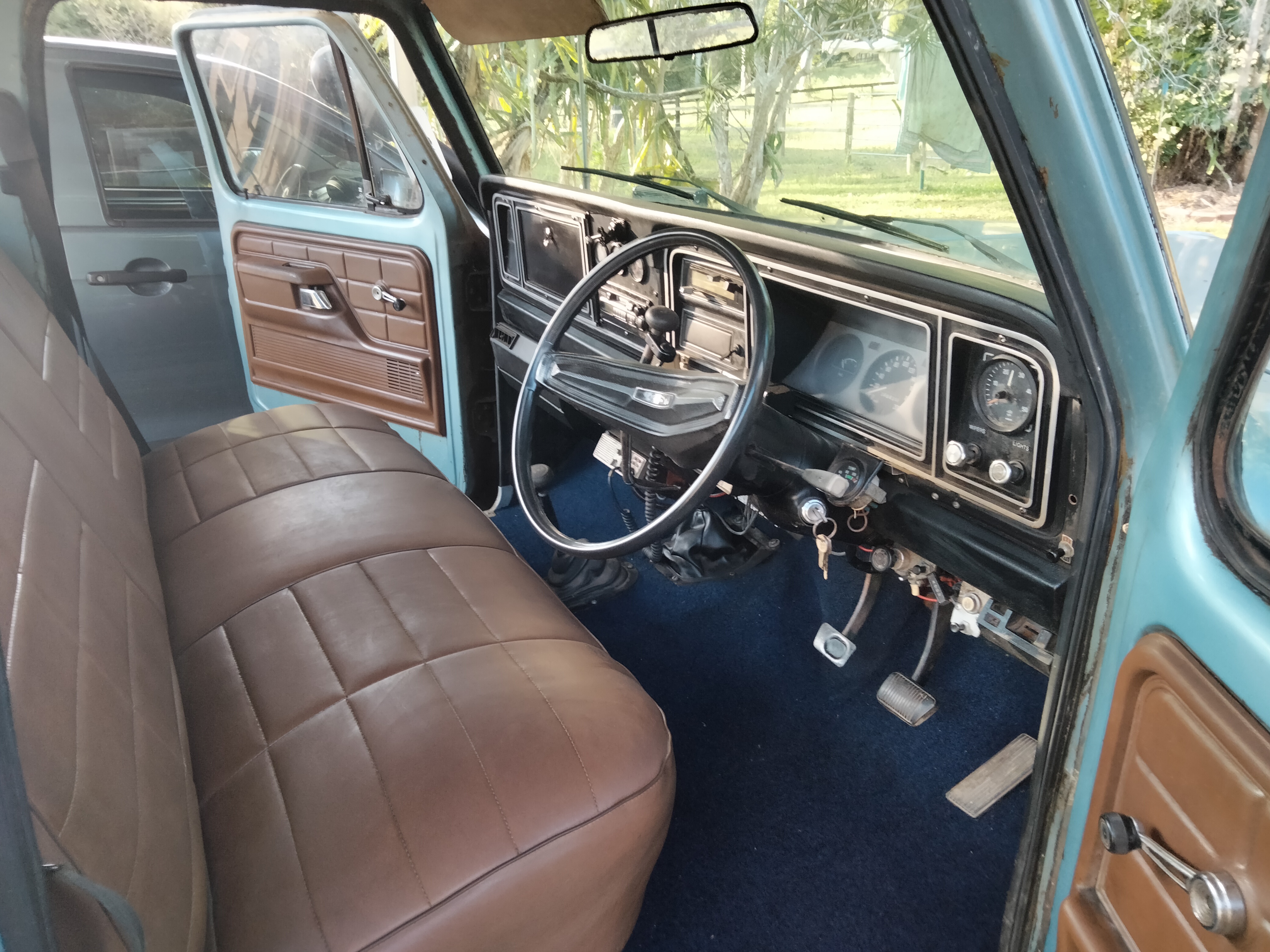 1980 FORD F100 4X4 UTILITY