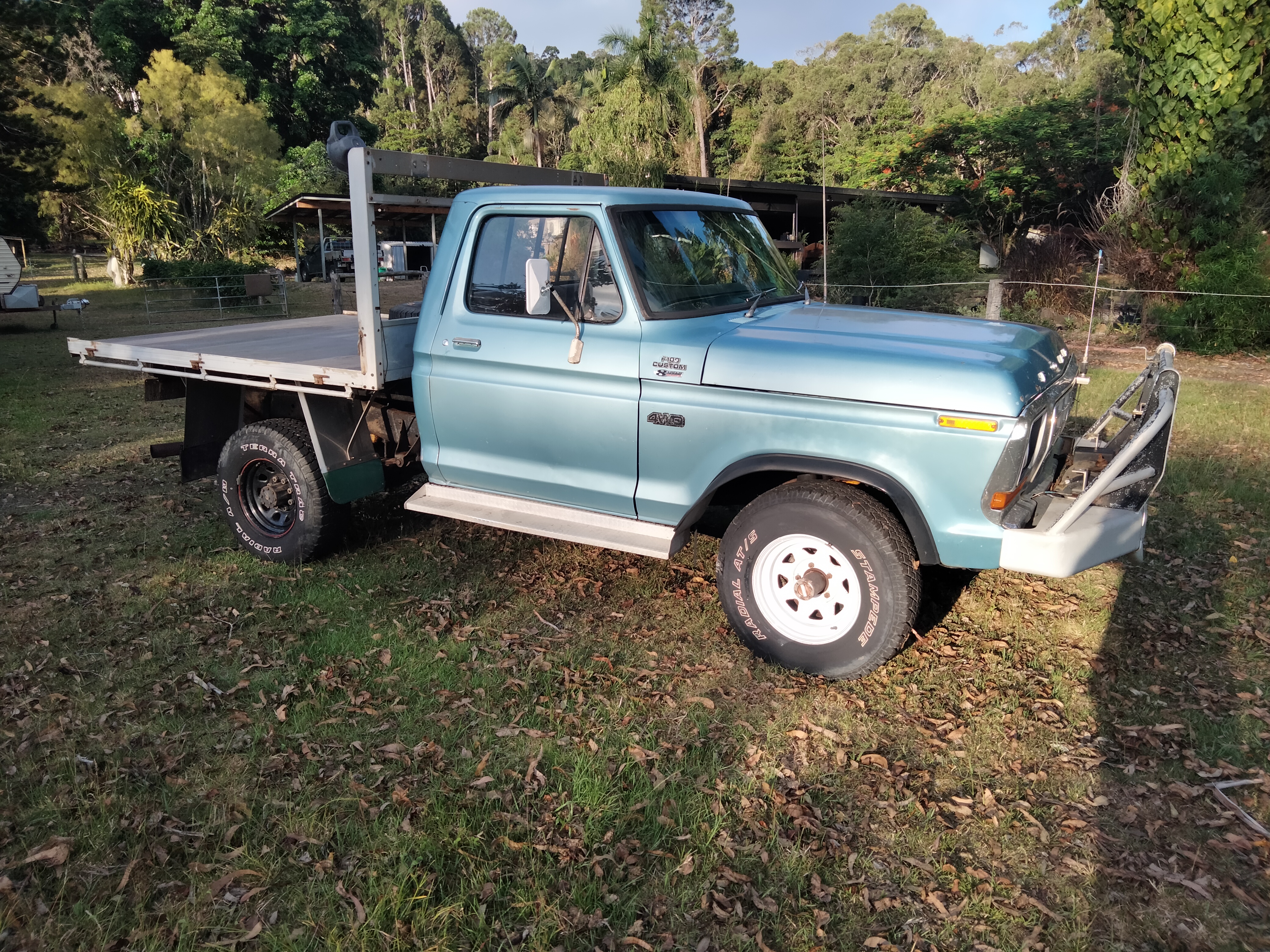 1980 FORD F100 4X4 UTILITY