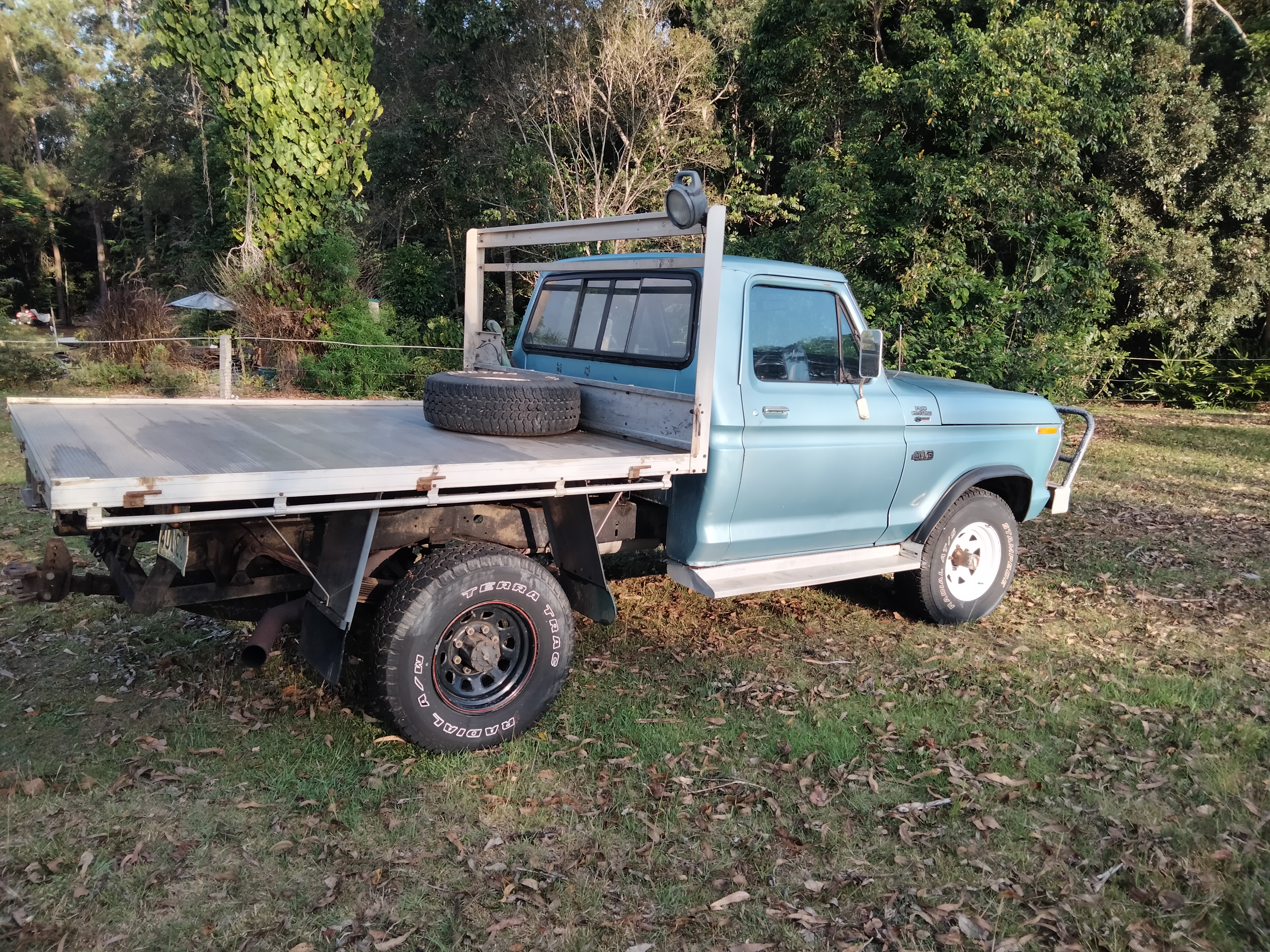 1980 FORD F100 4X4 UTILITY