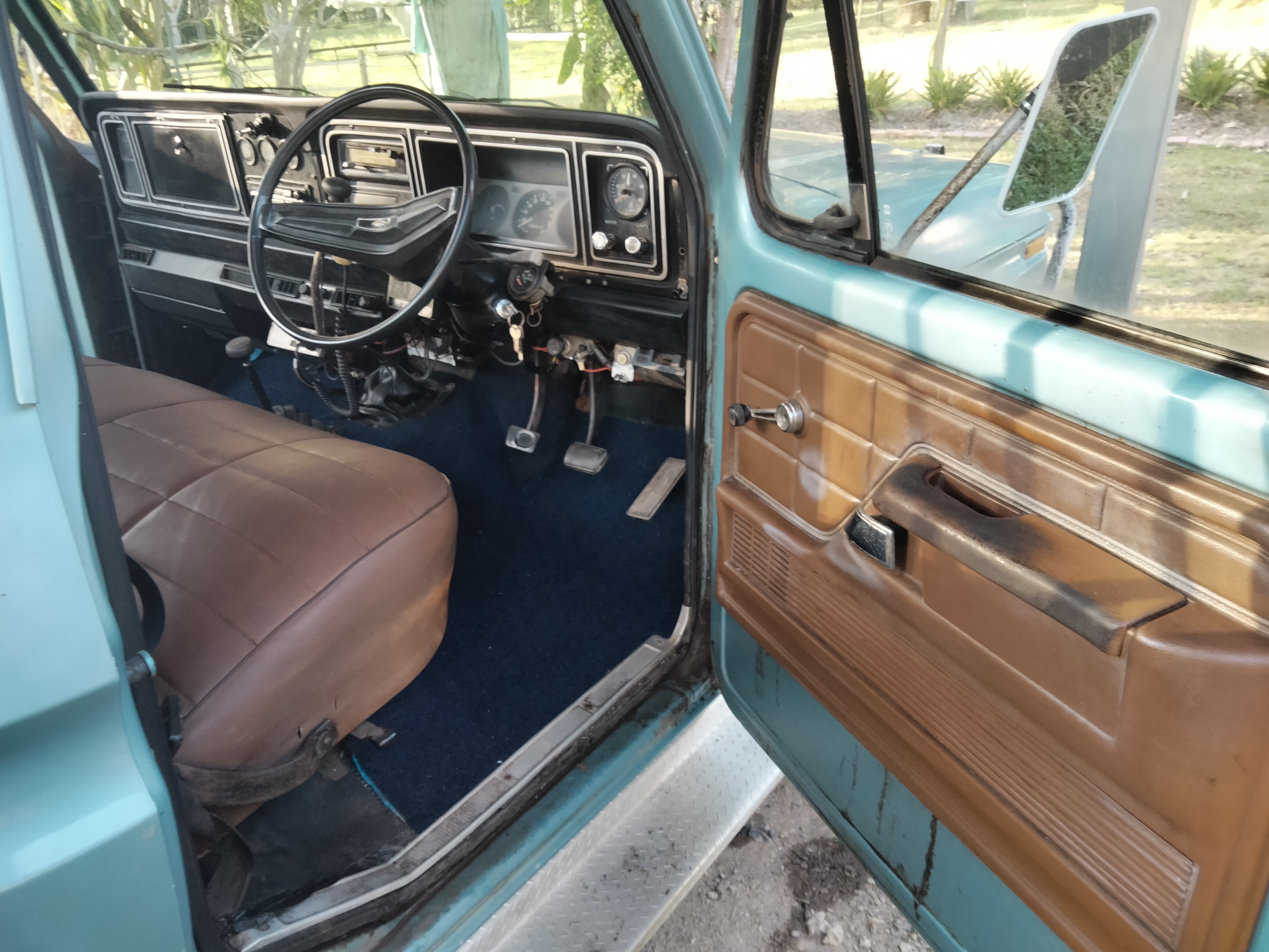 1980 FORD F100 4X4 UTILITY