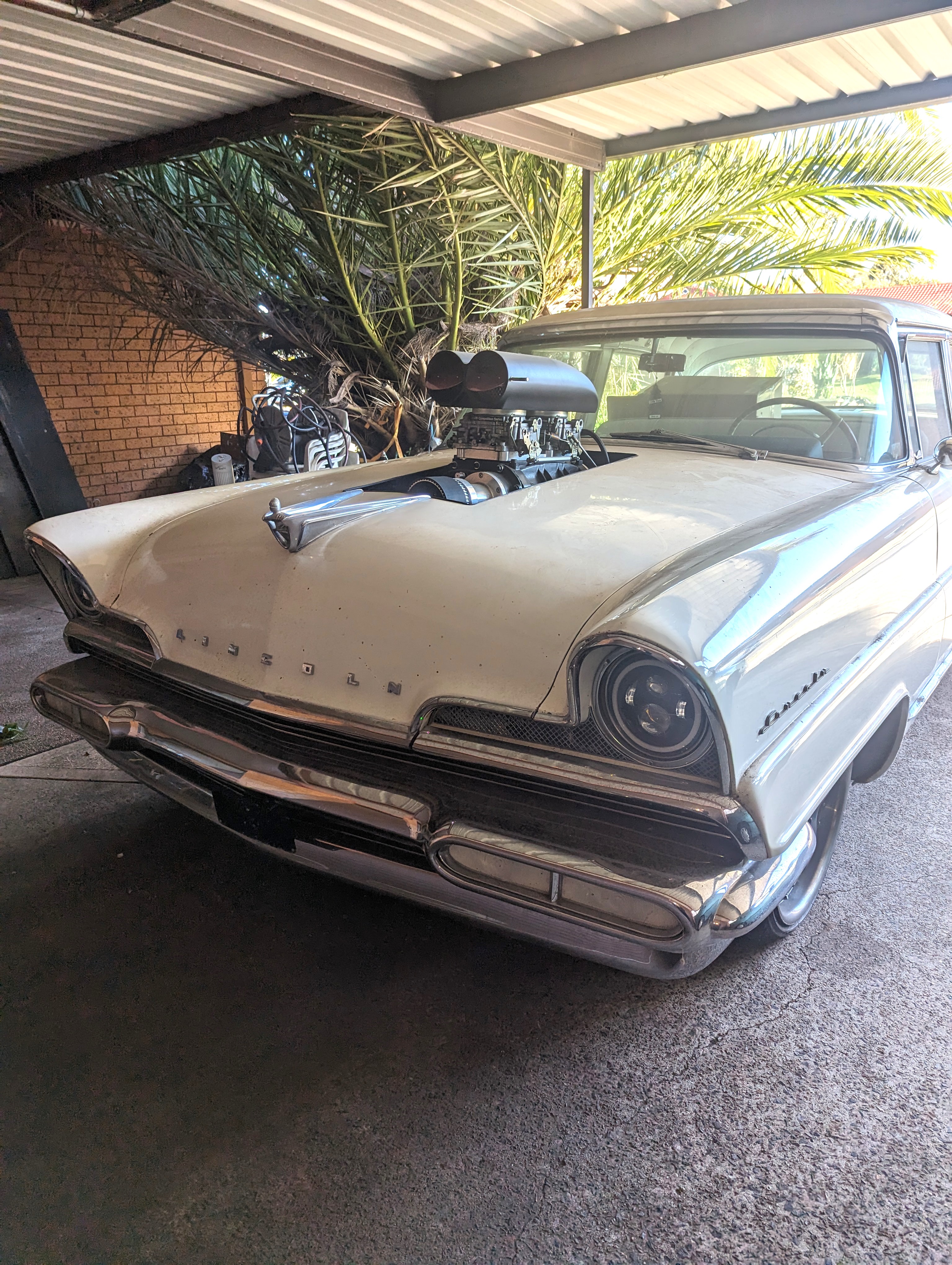 1956 LINCOLN PREMIERE 4D SEDAN