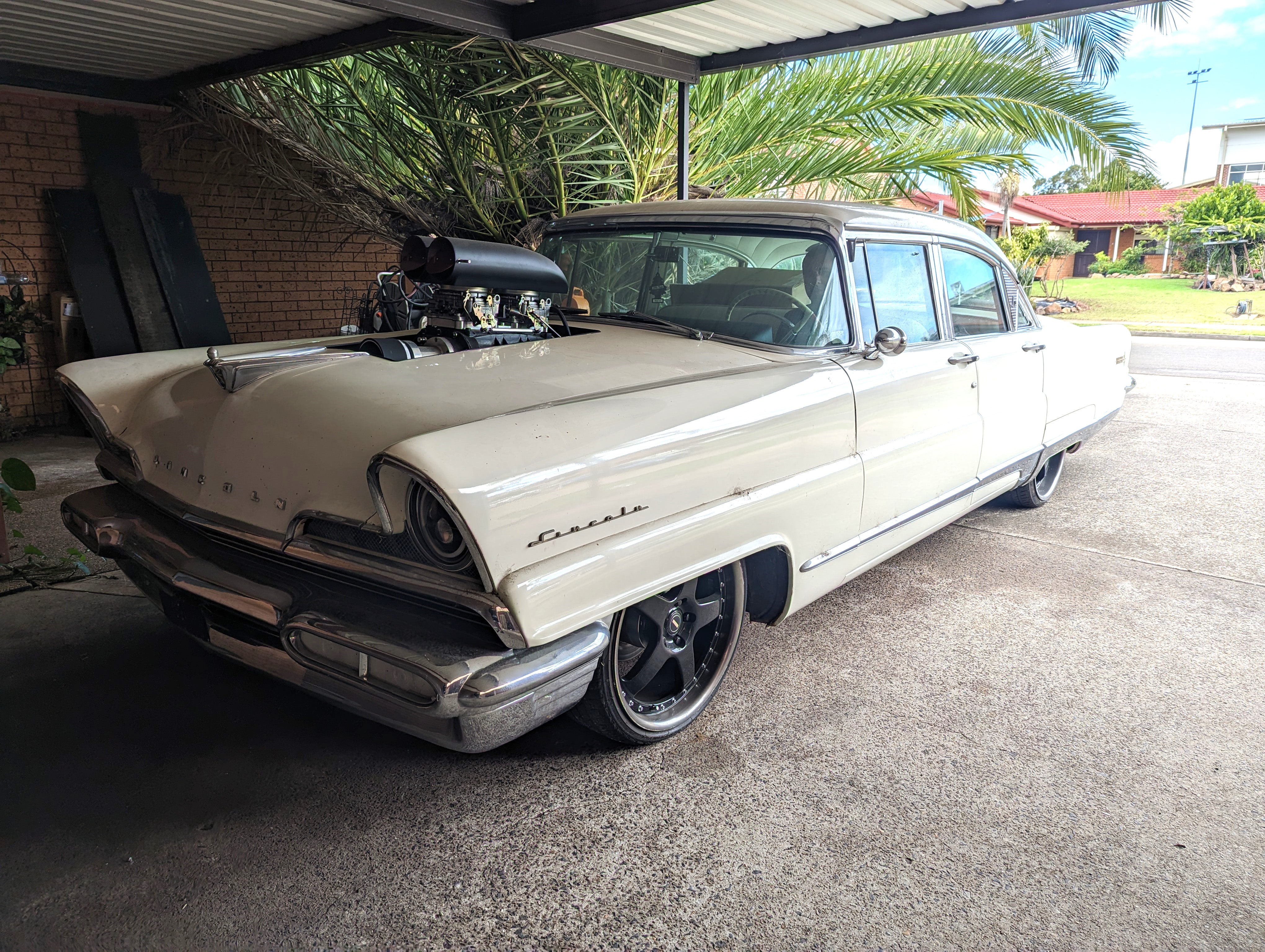 1956 LINCOLN PREMIERE 4D SEDAN