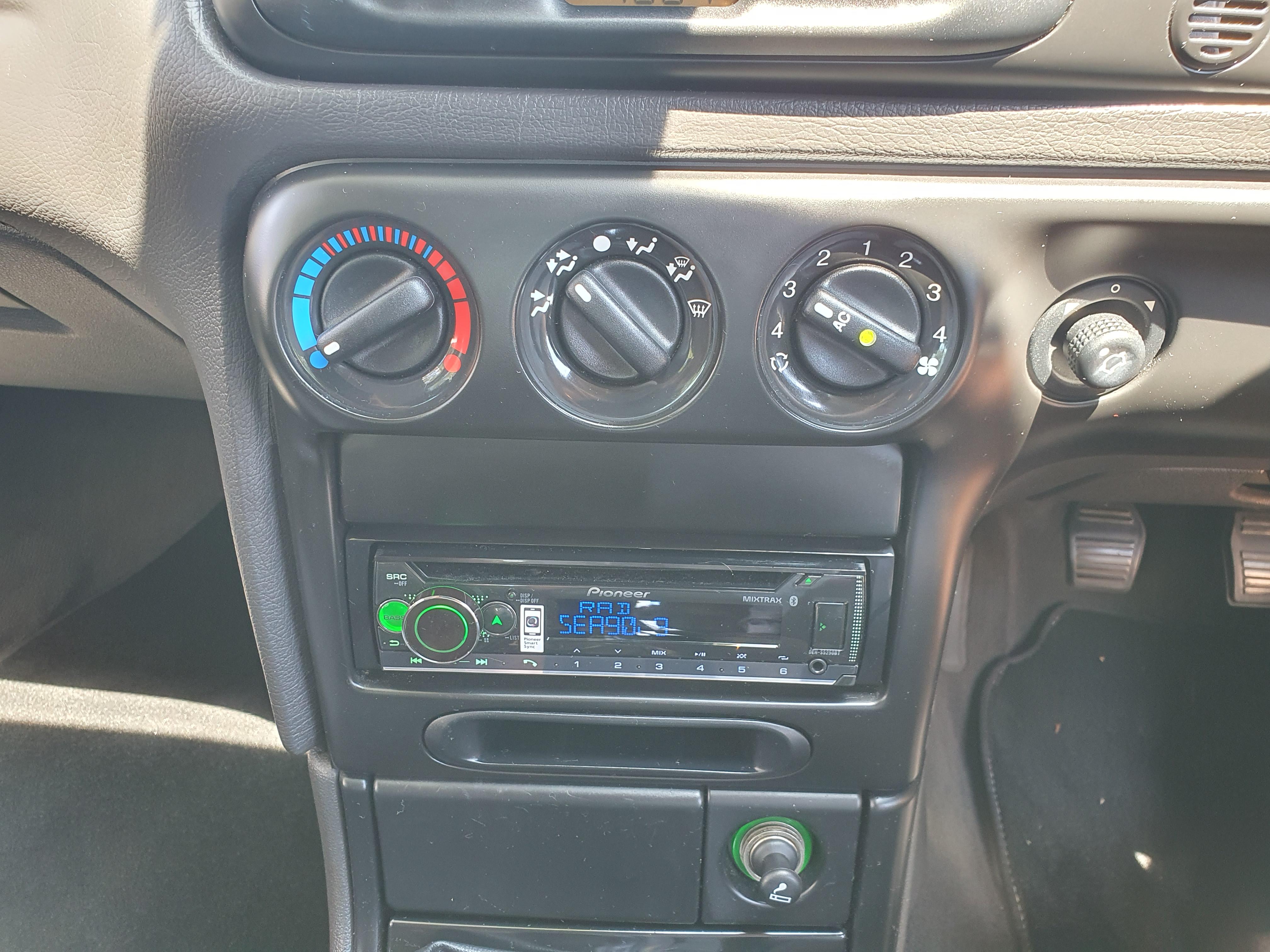 2000 FORD MONDEO SEDAN 