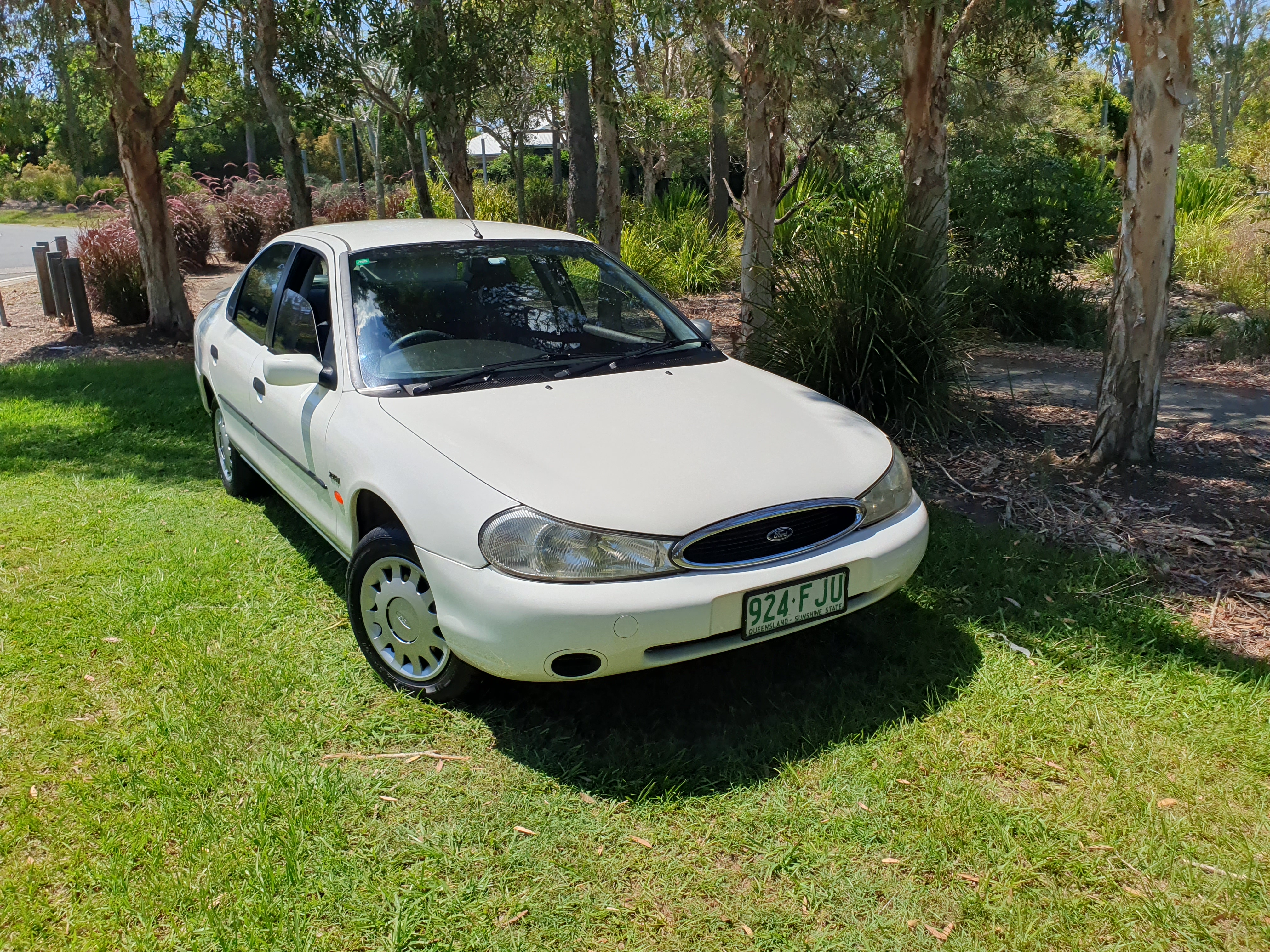 2000 FORD MONDEO SEDAN 