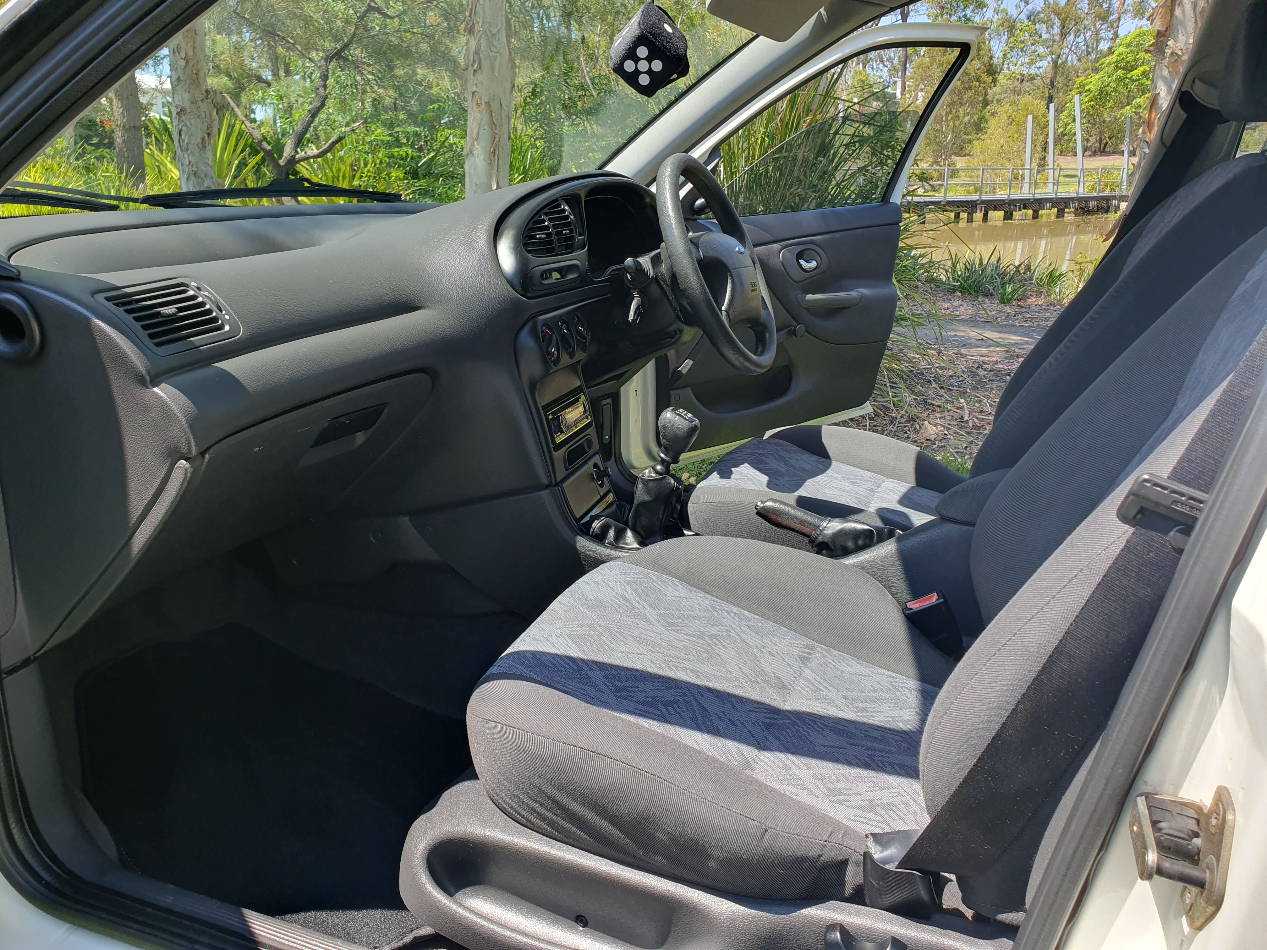 2000 FORD MONDEO SEDAN 
