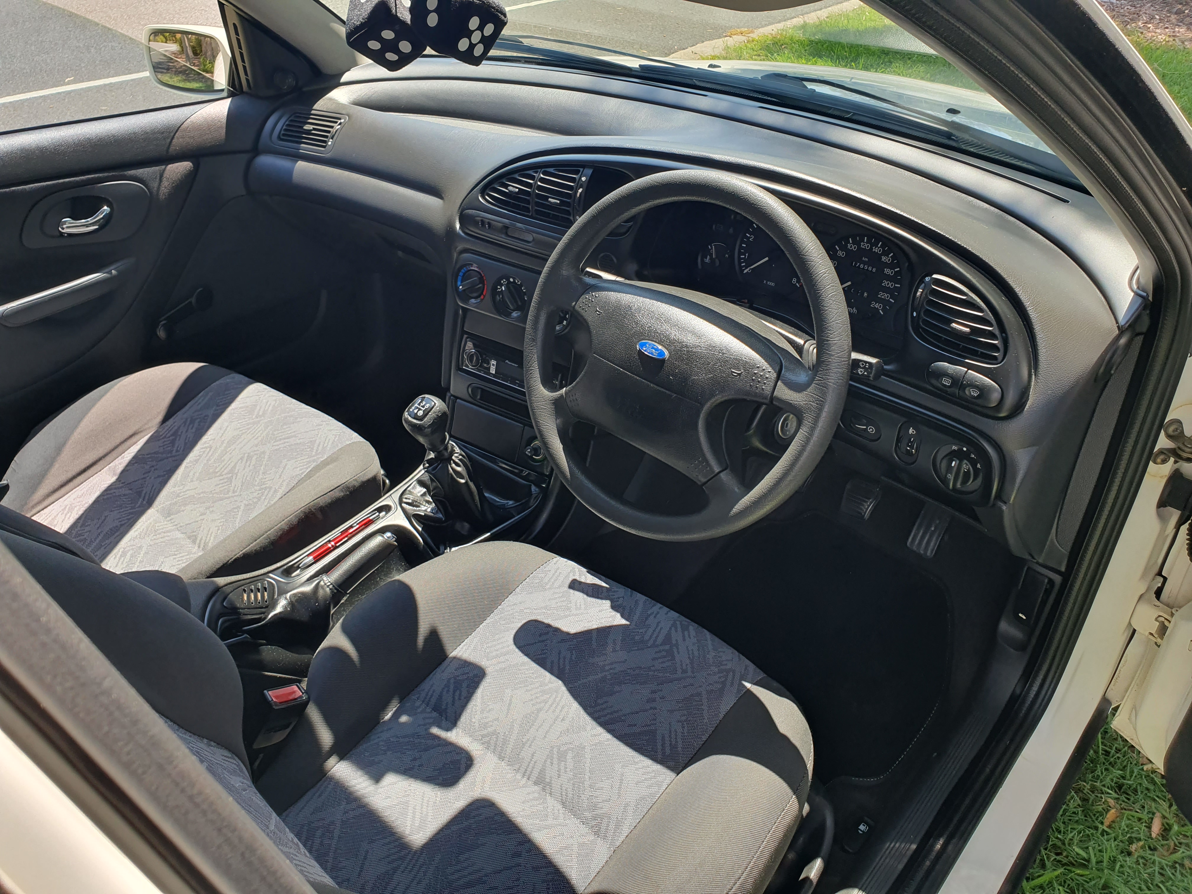 2000 FORD MONDEO SEDAN 