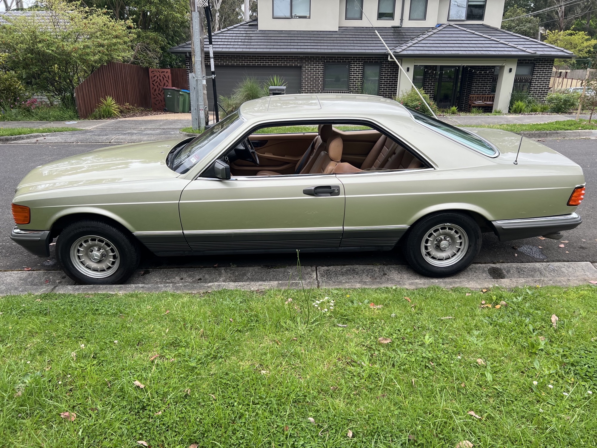 1983 MERCEDES-BENZ 380 SEC 4 SP AUTOMATIC 2D COUPE
