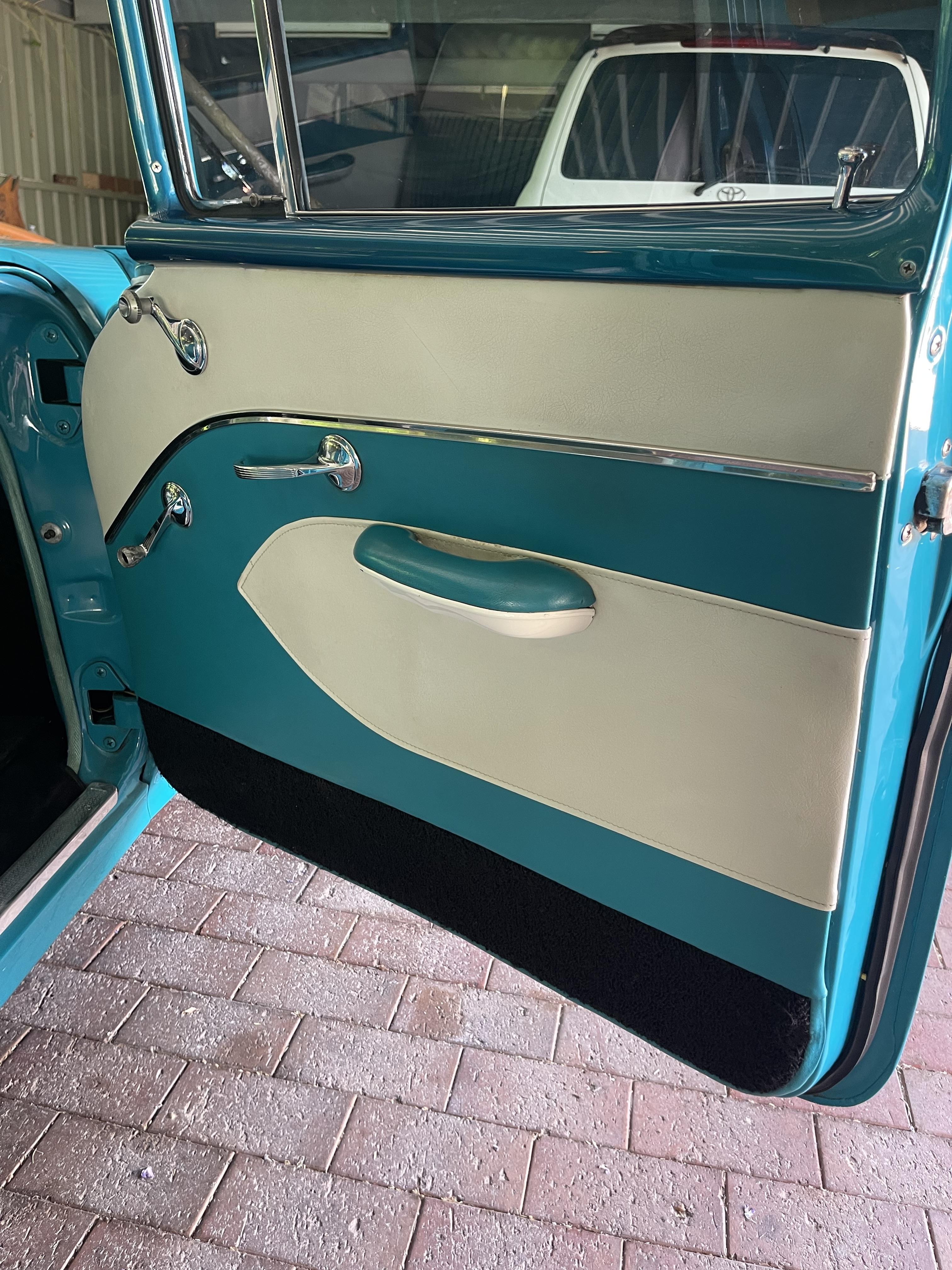 1957 PONTIAC SUPER CHIEF 4D SEDAN