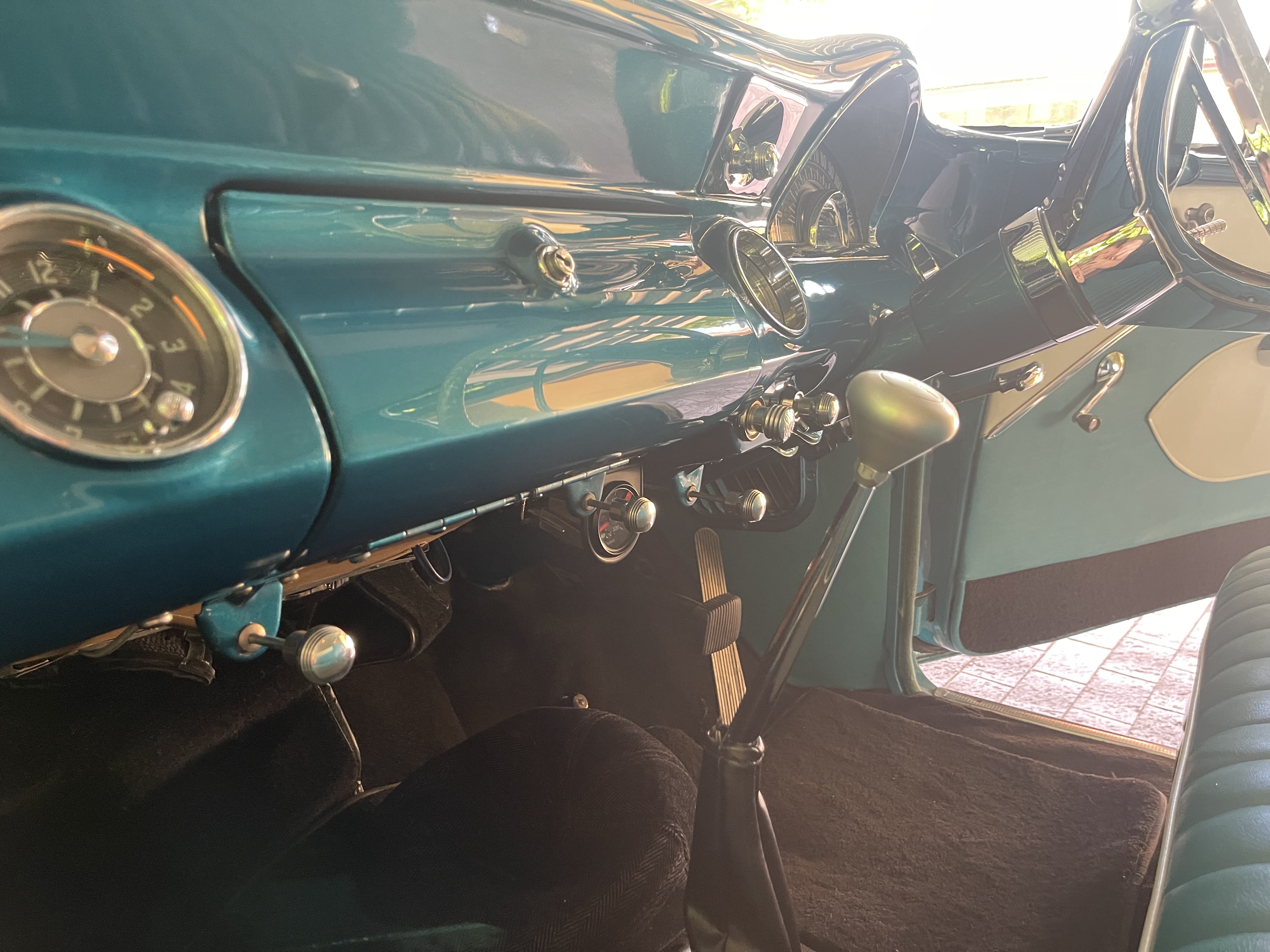 1957 PONTIAC SUPER CHIEF 4D SEDAN