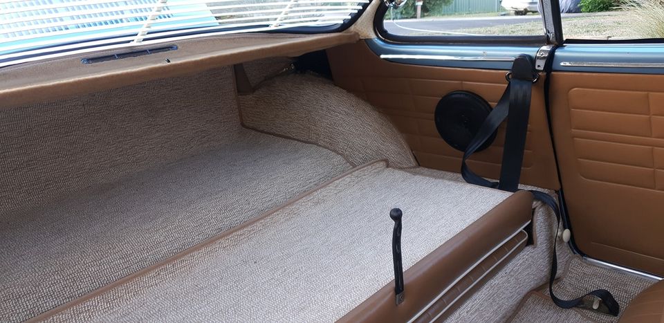 1960 VOLKSWAGEN KARMANN GHIA 4 SP MANUAL 2D COUPE