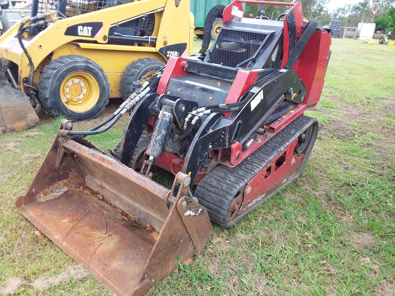 2015 Toro TX1000 Mini Loader with 4 in 1