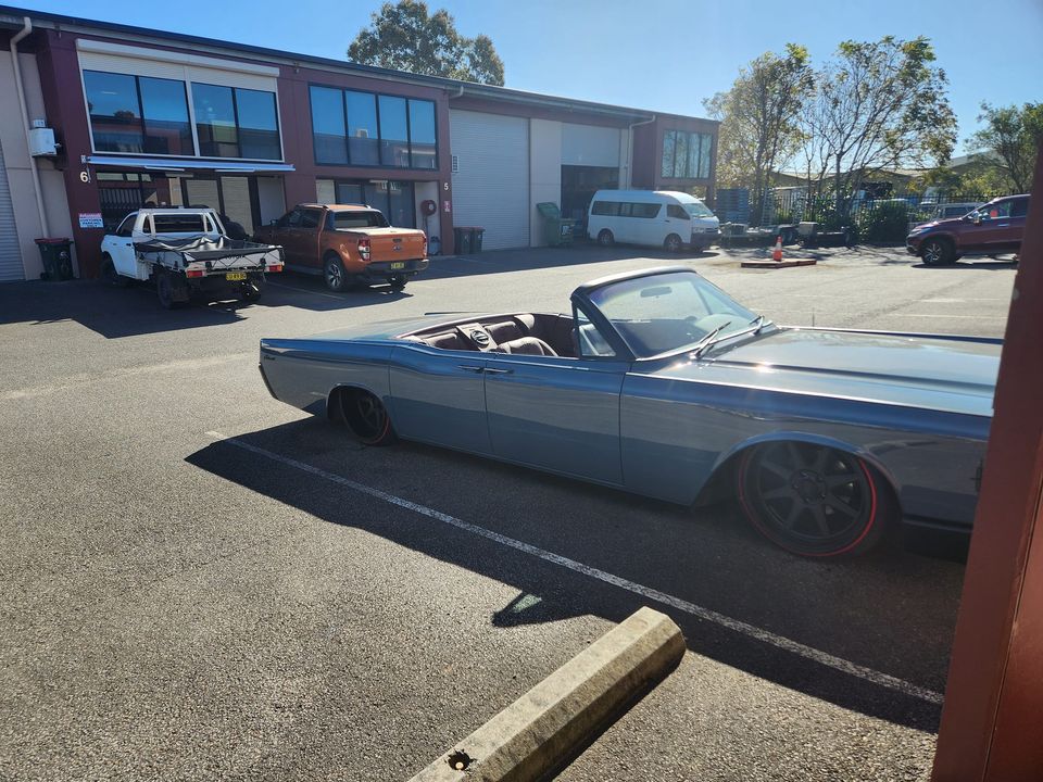 1966 LINCOLN CONTINENTAL CONVERTIBLE 
